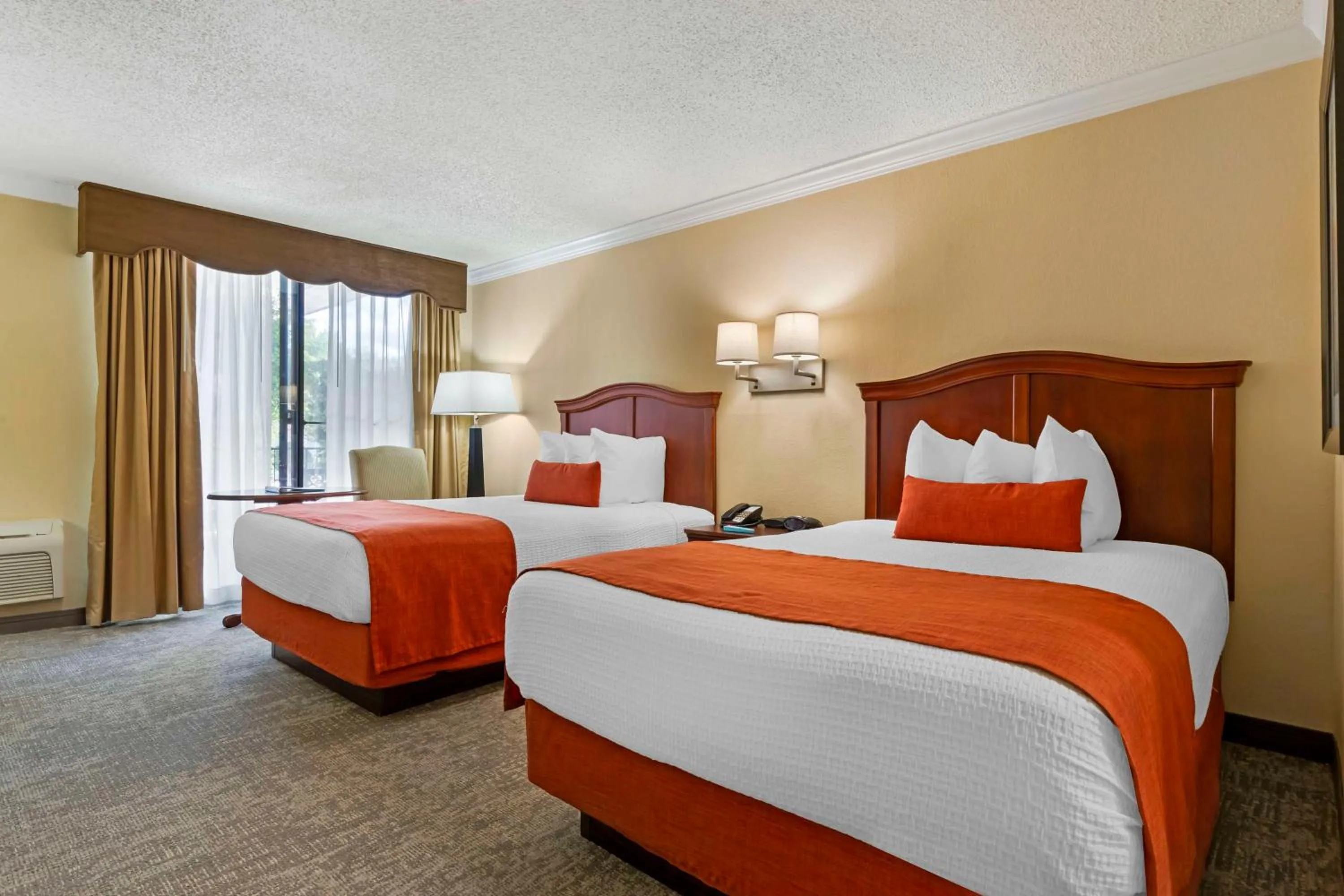 Bedroom, Bed in Best Western Plus Burlington