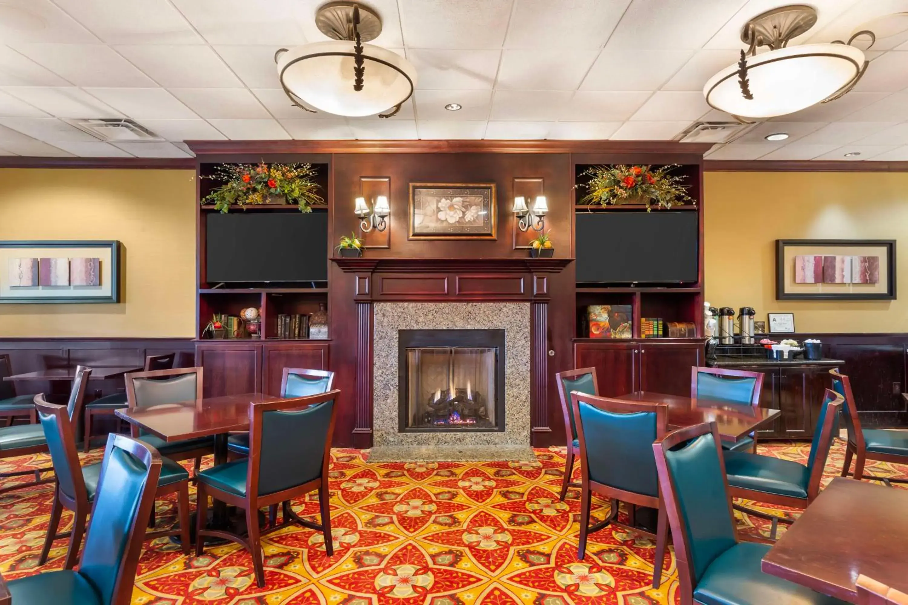 Breakfast in Best Western Plus Burlington Breakfast in Best Western Plus Burlington