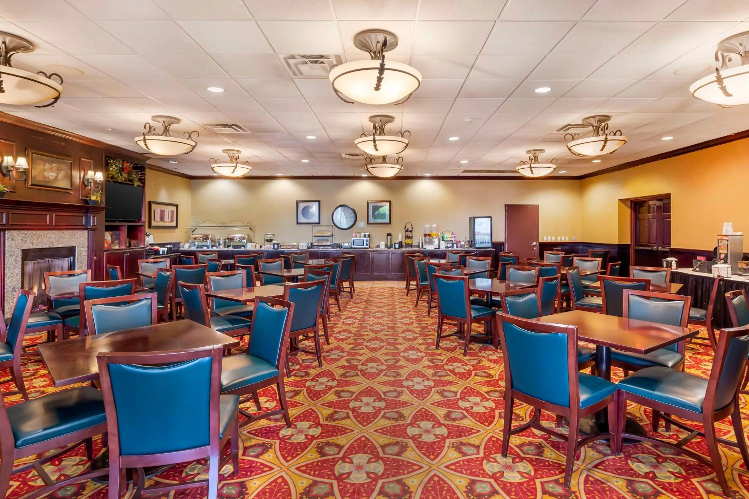 Breakfast in Best Western Plus Burlington