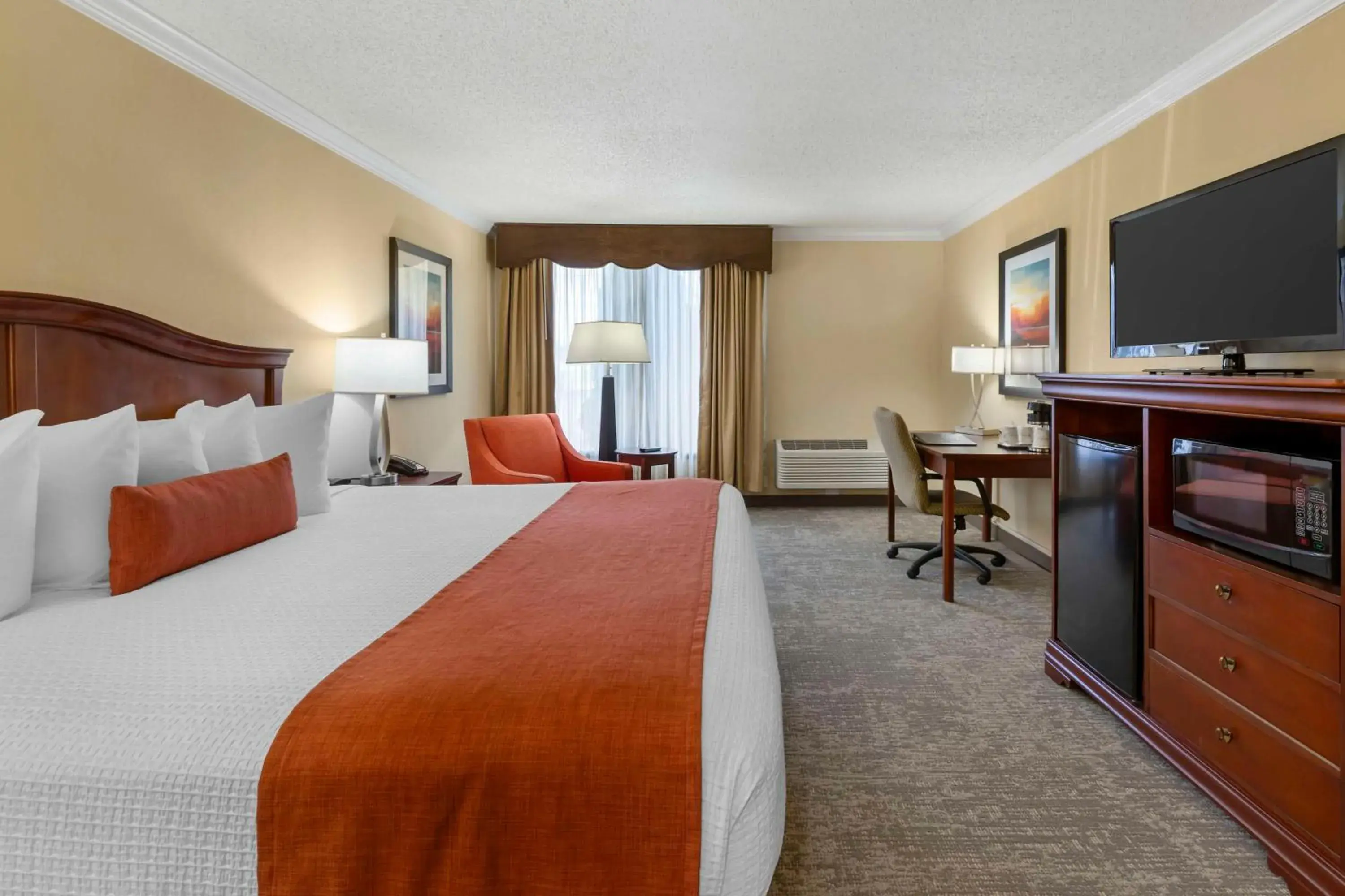 Bedroom, Bed in Best Western Plus Burlington Bedroom, Bed in Best Western Plus Burlington