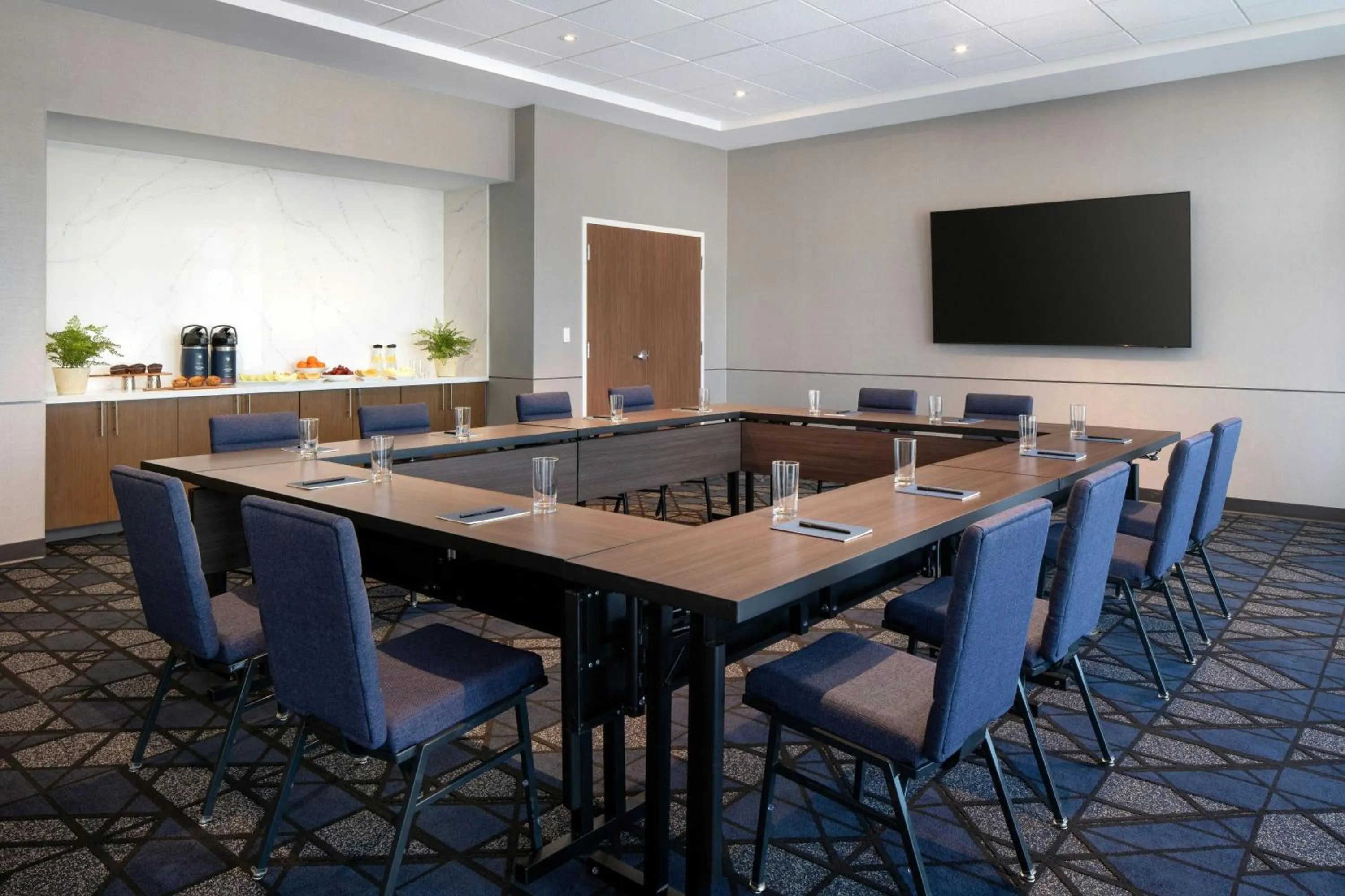 Meeting/conference room in Courtyard by Marriott Cleveland TN