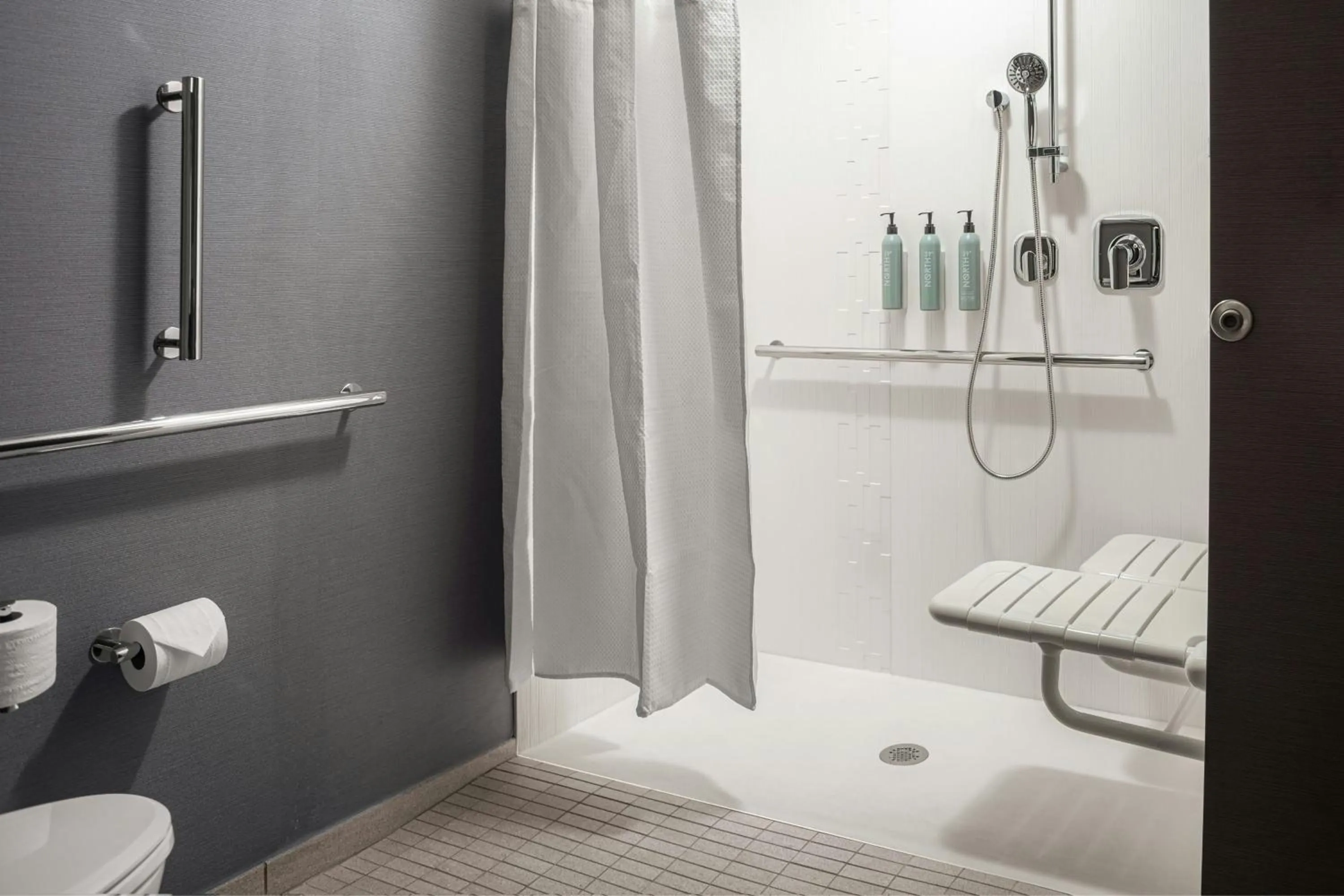 Bathroom in Courtyard by Marriott Cleveland TN