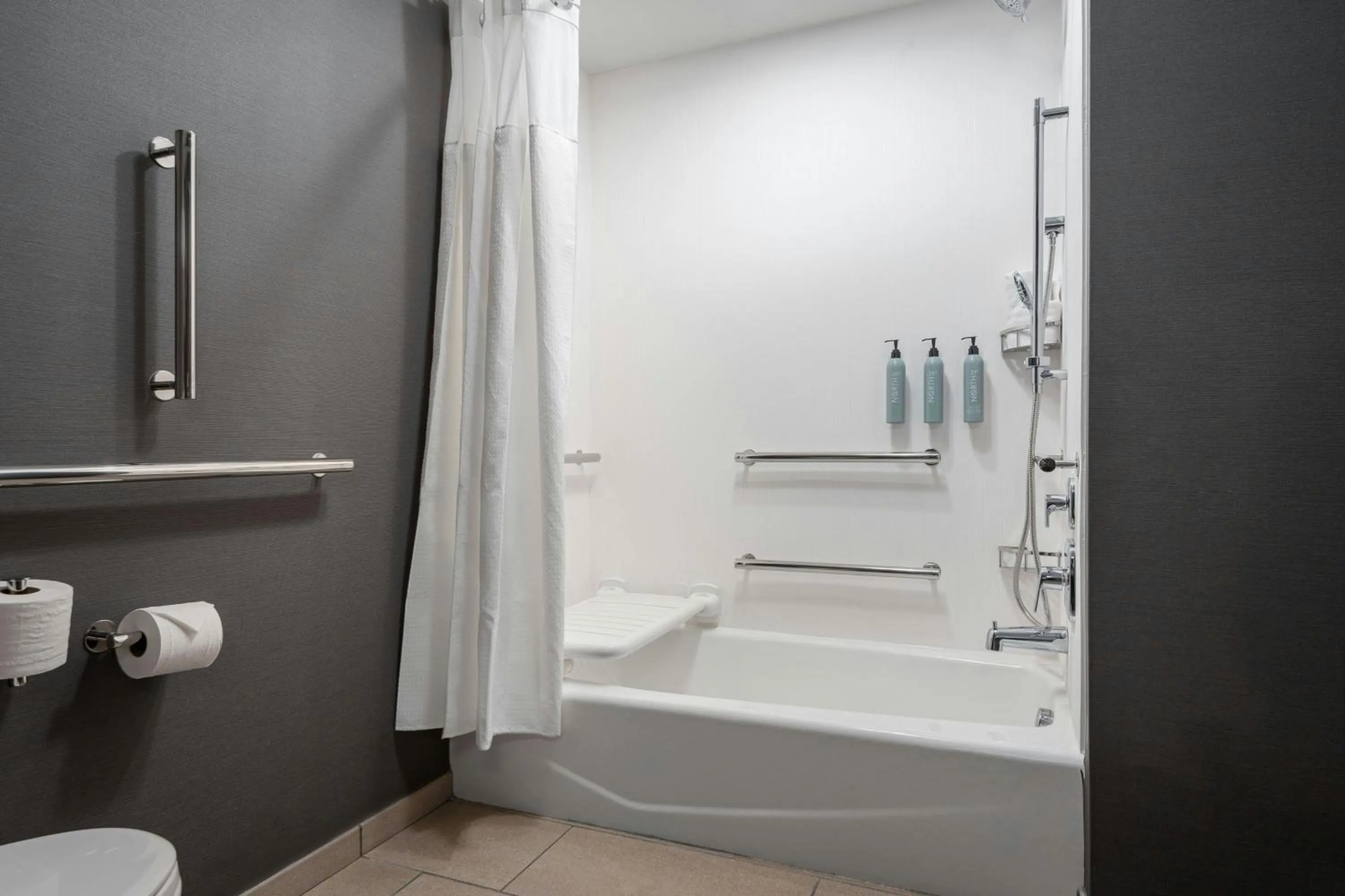 Bathroom in Courtyard by Marriott Cleveland TN