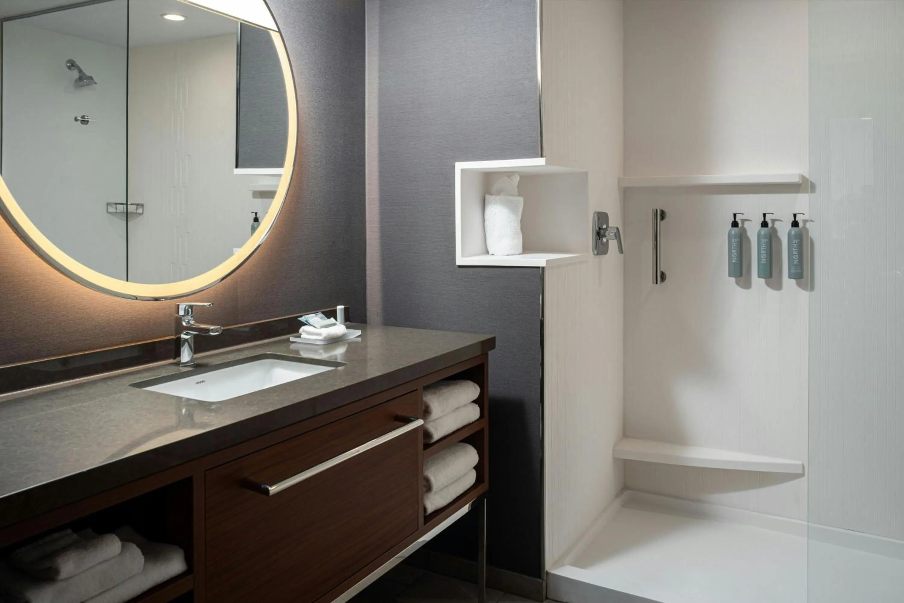 Bathroom in Courtyard by Marriott Cleveland TN