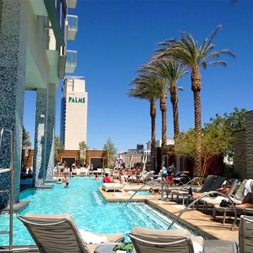 Palms Place Hotel StripView with Open Balcony -23