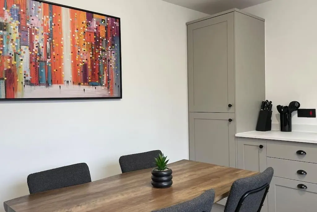 Braeview - by Caithness Luxury Apartments NC500 - 3 Bedroom Luxury holiday home - Sleeps Work teams upto 3 & holiday makers upto 5