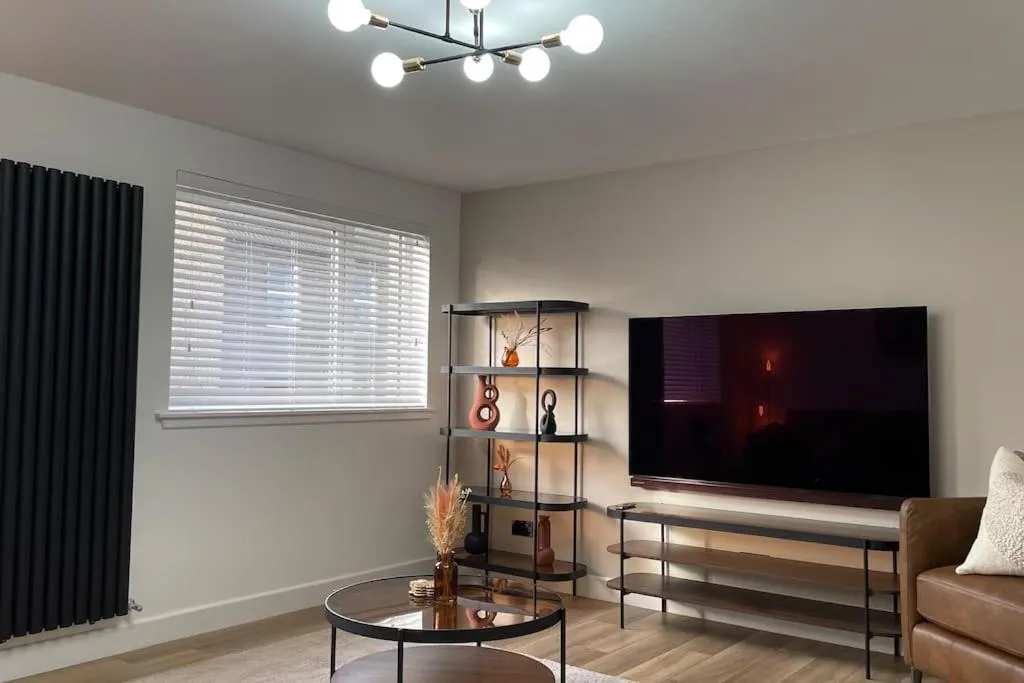 Braeview - by Caithness Luxury Apartments NC500 - 3 Bedroom Luxury holiday home - Sleeps Work teams upto 3 & holiday makers upto 5