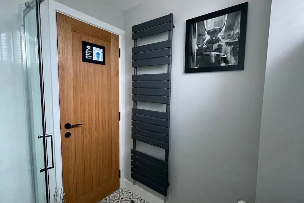 Braeview - by Caithness Luxury Apartments NC500 - 3 Bedroom Luxury holiday home - Sleeps Work teams upto 3 & holiday makers upto 5