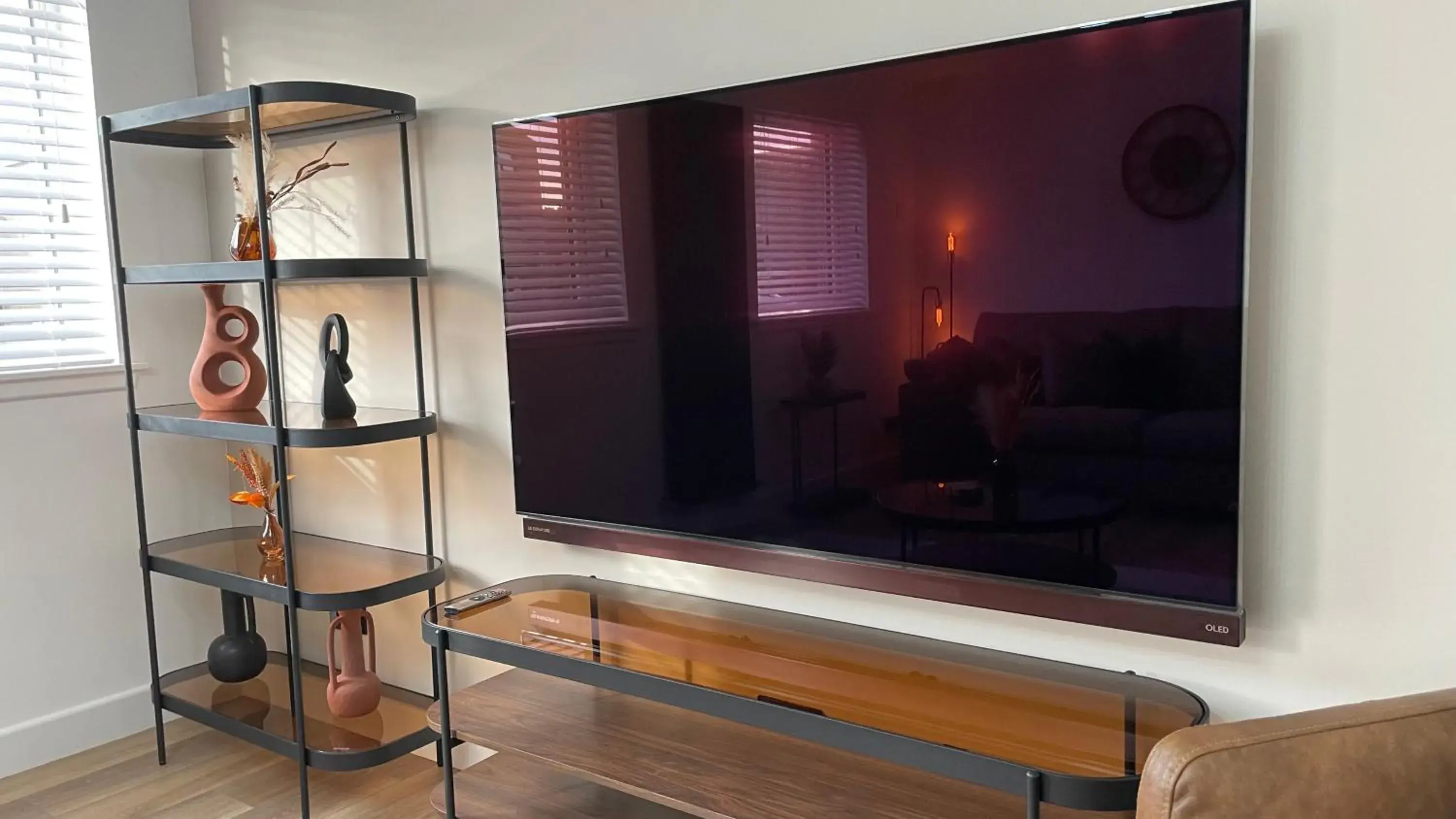 TV and multimedia in Braeview - by Caithness Luxury Apartments NC500 - 3 Bedroom Luxury holiday home - Sleeps Work teams upto 3 & holiday makers upto 5 TV and multimedia in Braeview - by Caithness Luxury Apartments NC500 - 3 Bedroom Luxury holiday home - Sleeps Work teams upto 3 & holiday makers upto 5