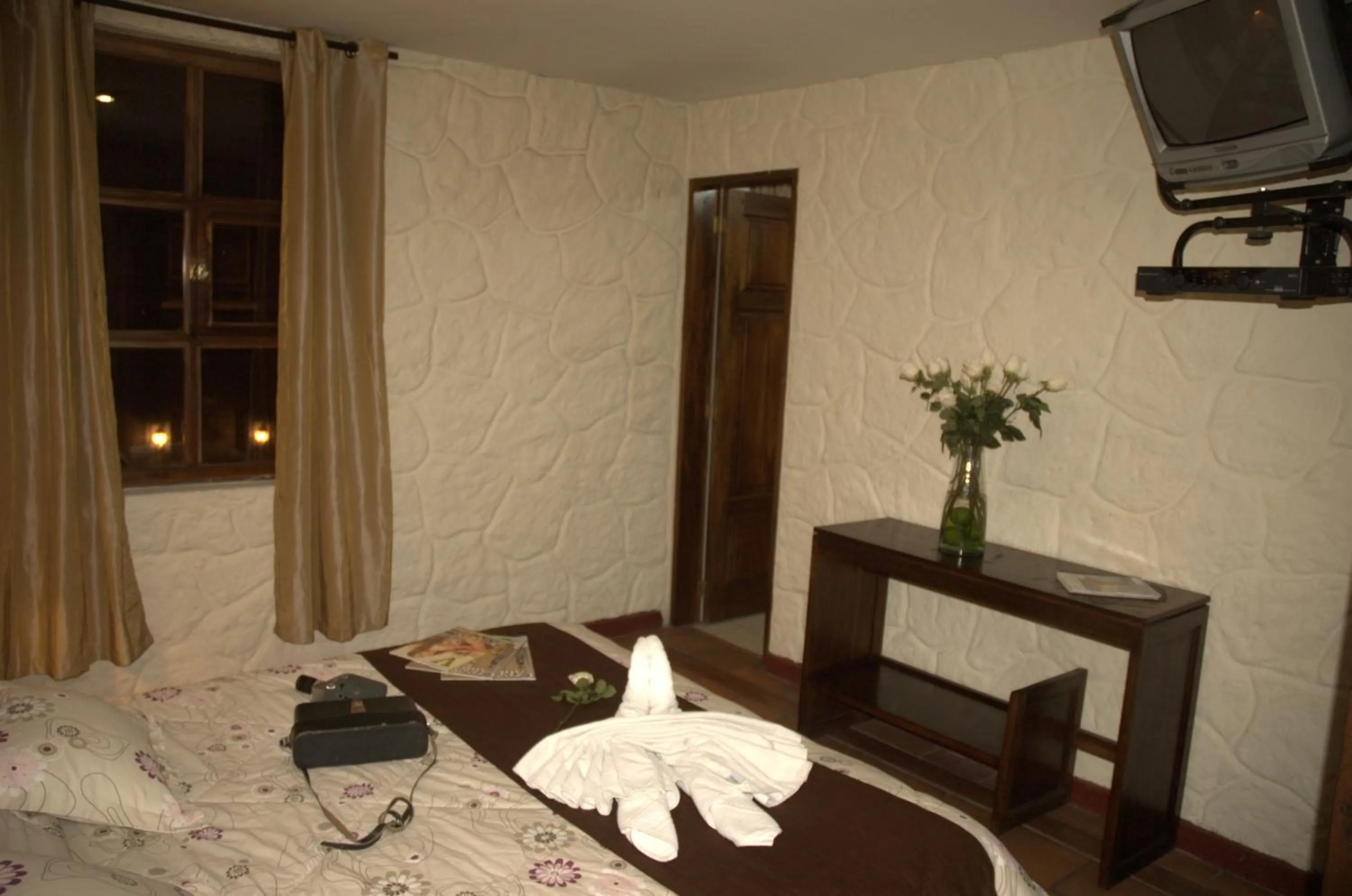 Photo of the whole room, Bed in HOTEL Quito Antiguo