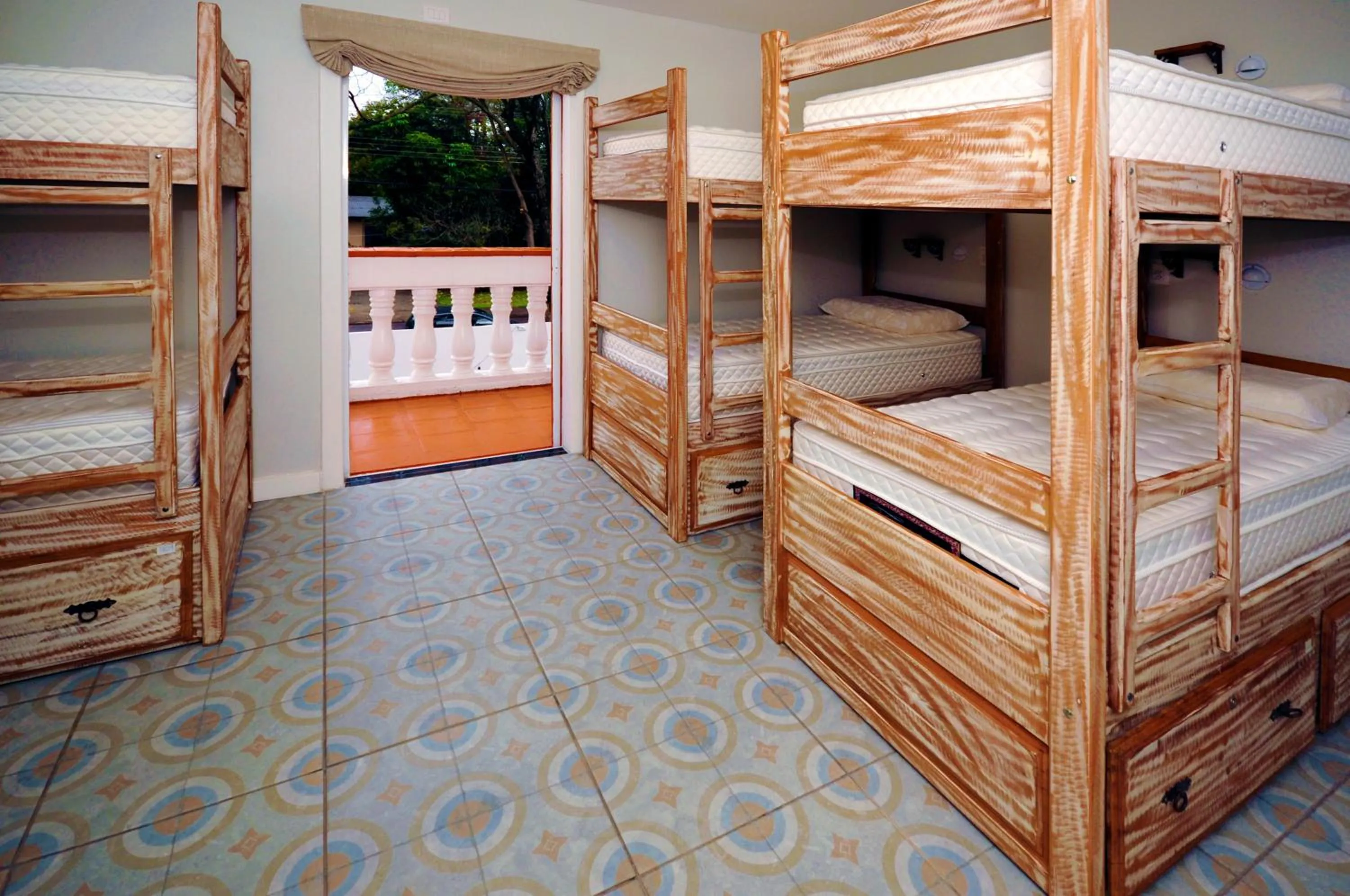 Bunk Bed in Female Dormitory Room   in Hostel Poesia
