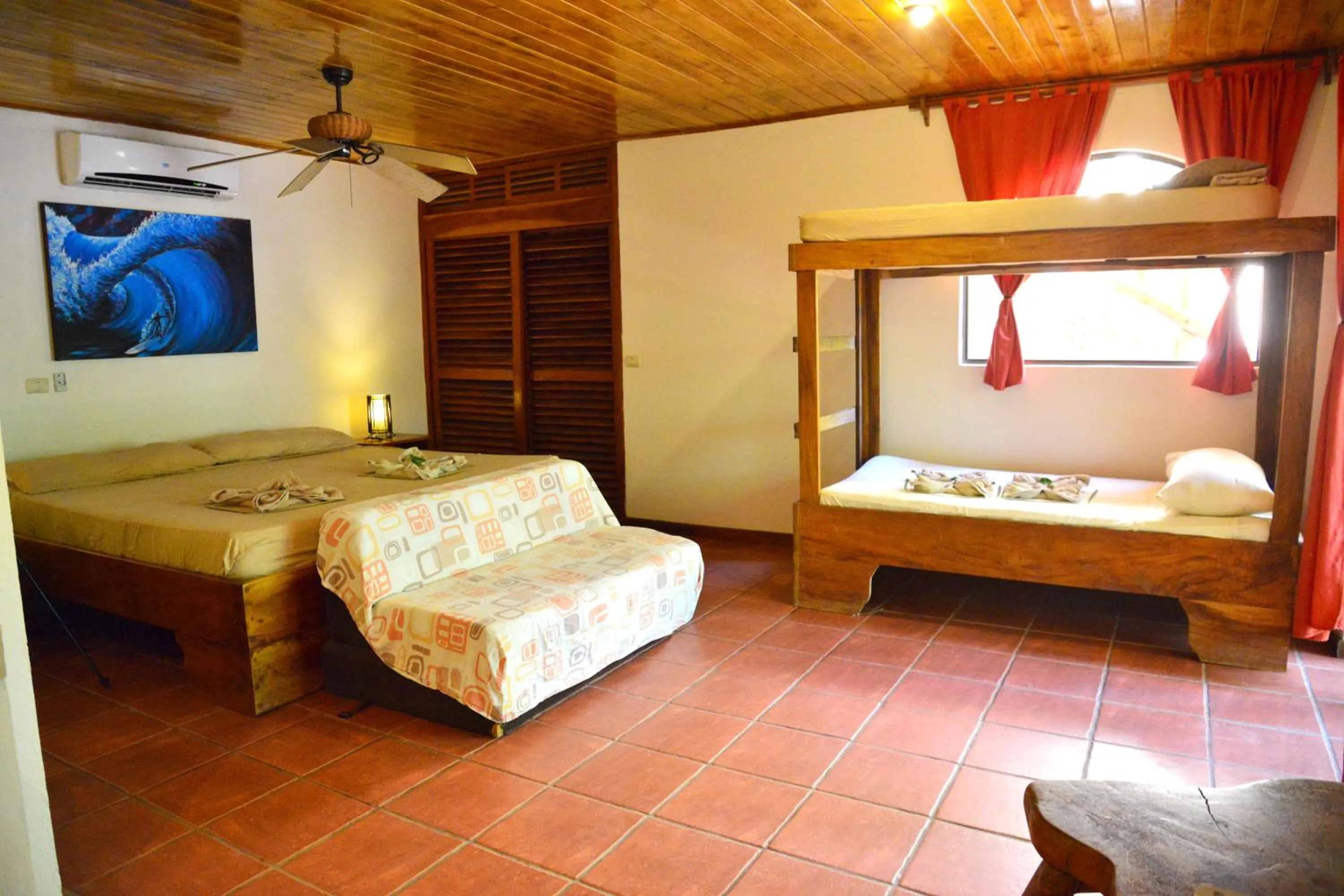 Photo of the whole room, Bed in Pacifica Surf Studios