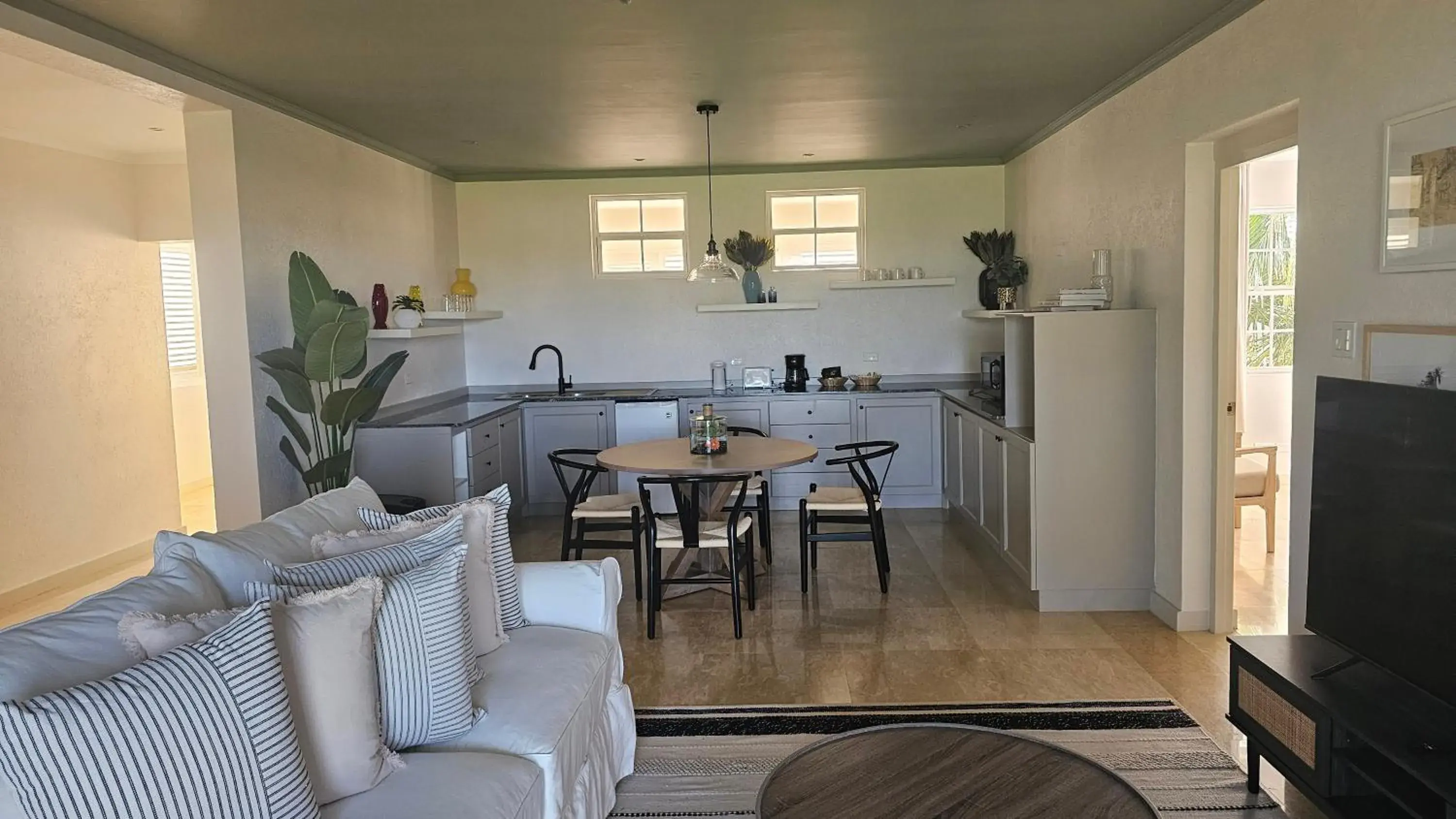 Living room in South Point Hotel Inc Living room in South Point Hotel Inc