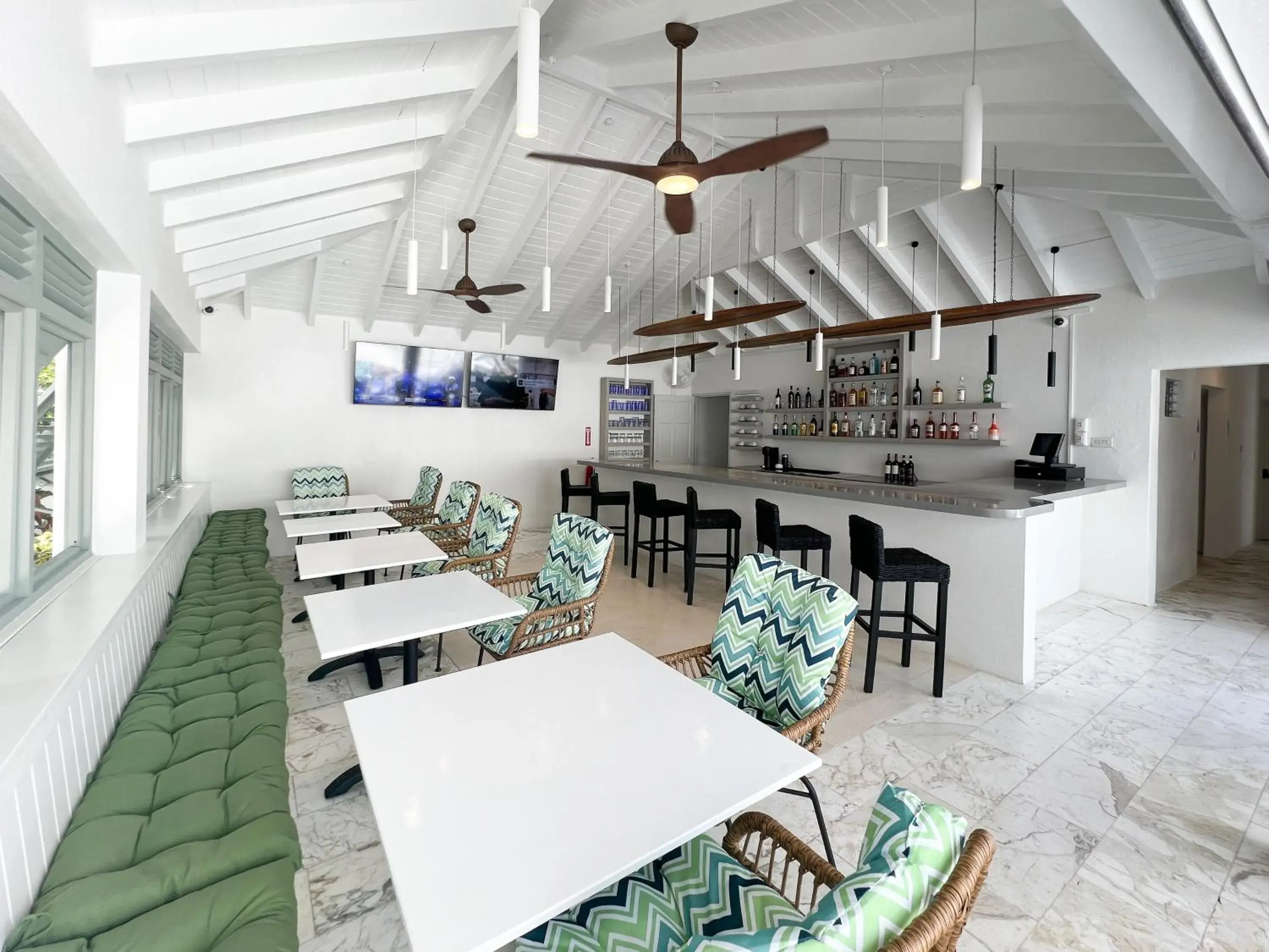 Lounge or bar in South Point Hotel Inc Lounge or bar in South Point Hotel Inc