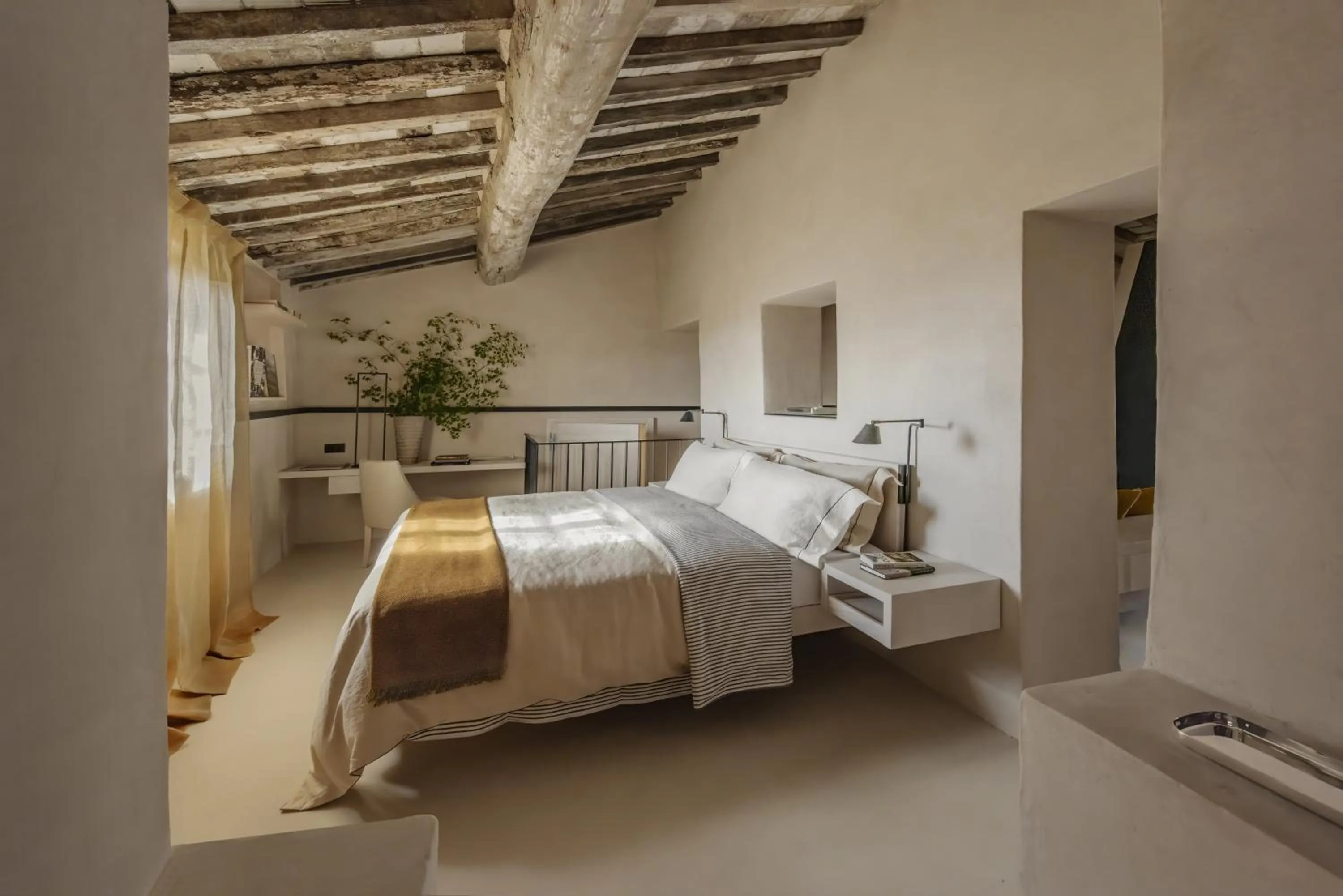 Bedroom, Bed in Monteverdi Tuscany