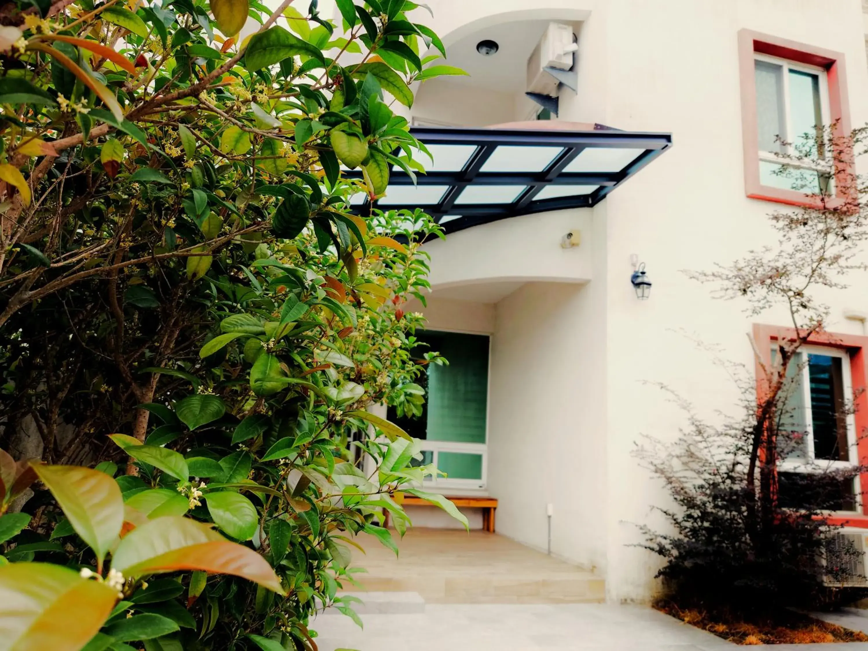 Property building in 輕旅小站 Soft Travel Hostel Property building in 輕旅小站 Soft Travel Hostel