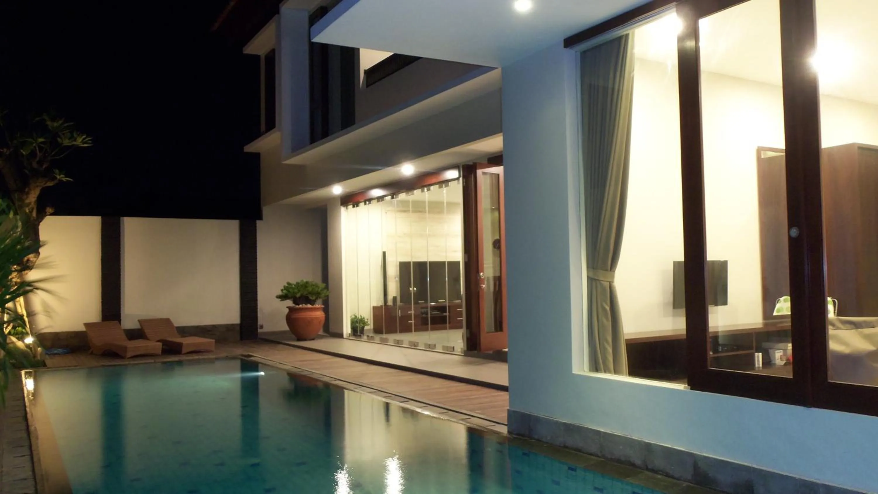 Swimming pool in The Arnaya