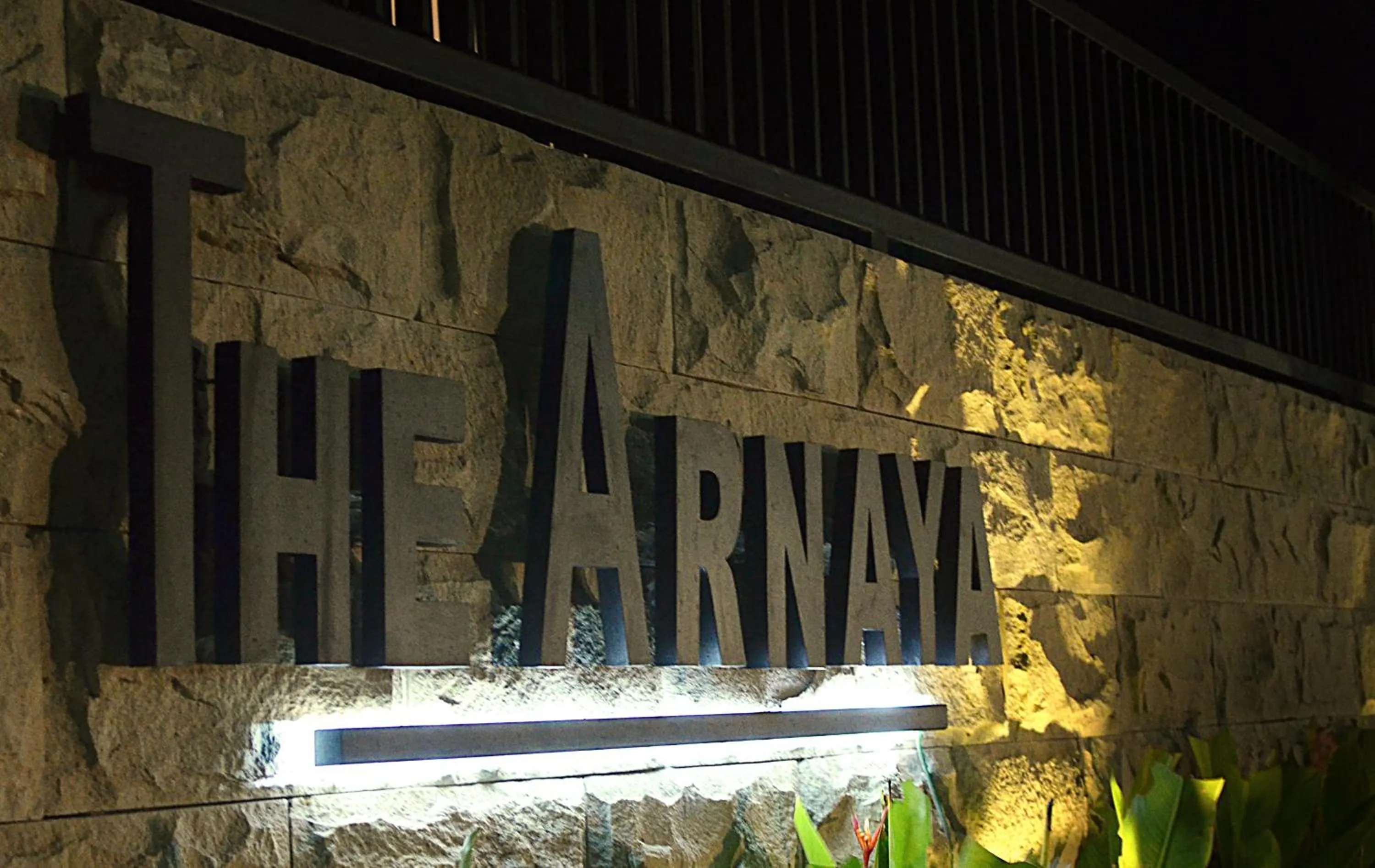 Facade/entrance in The Arnaya