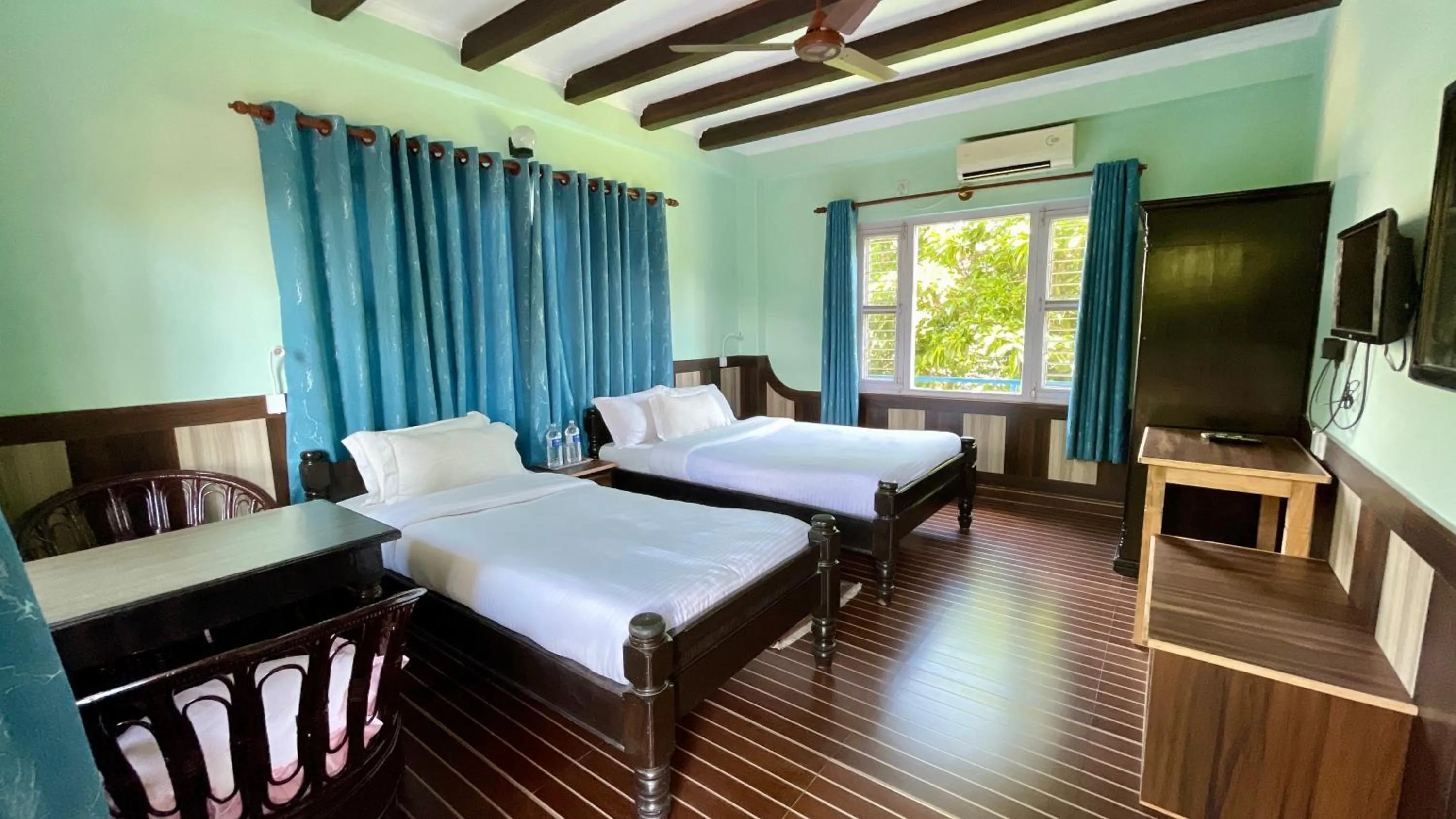 Deluxe Double or Twin Room with Mountain View - single occupancy in Nanohana Lodge