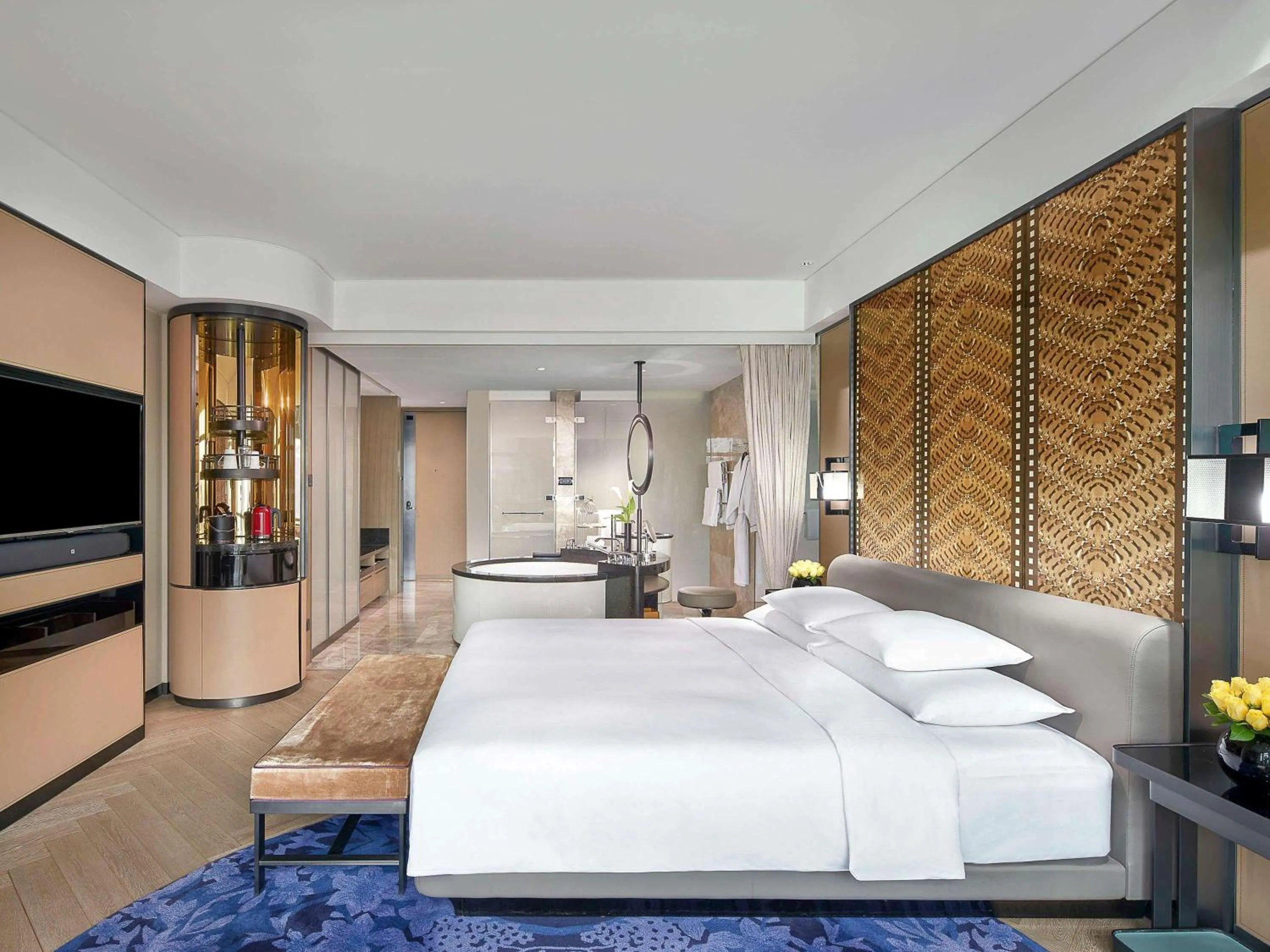 Bedroom, Bed in Sofitel Beijing Central