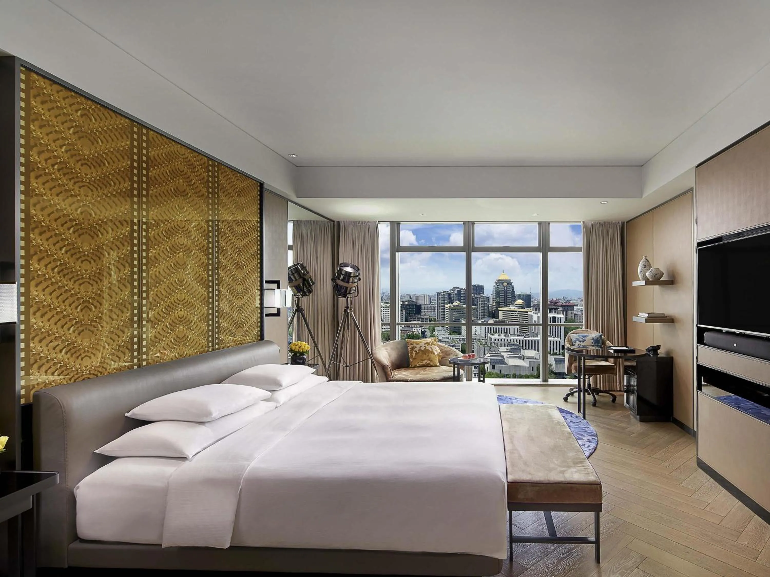 Bedroom, Bed in Sofitel Beijing Central