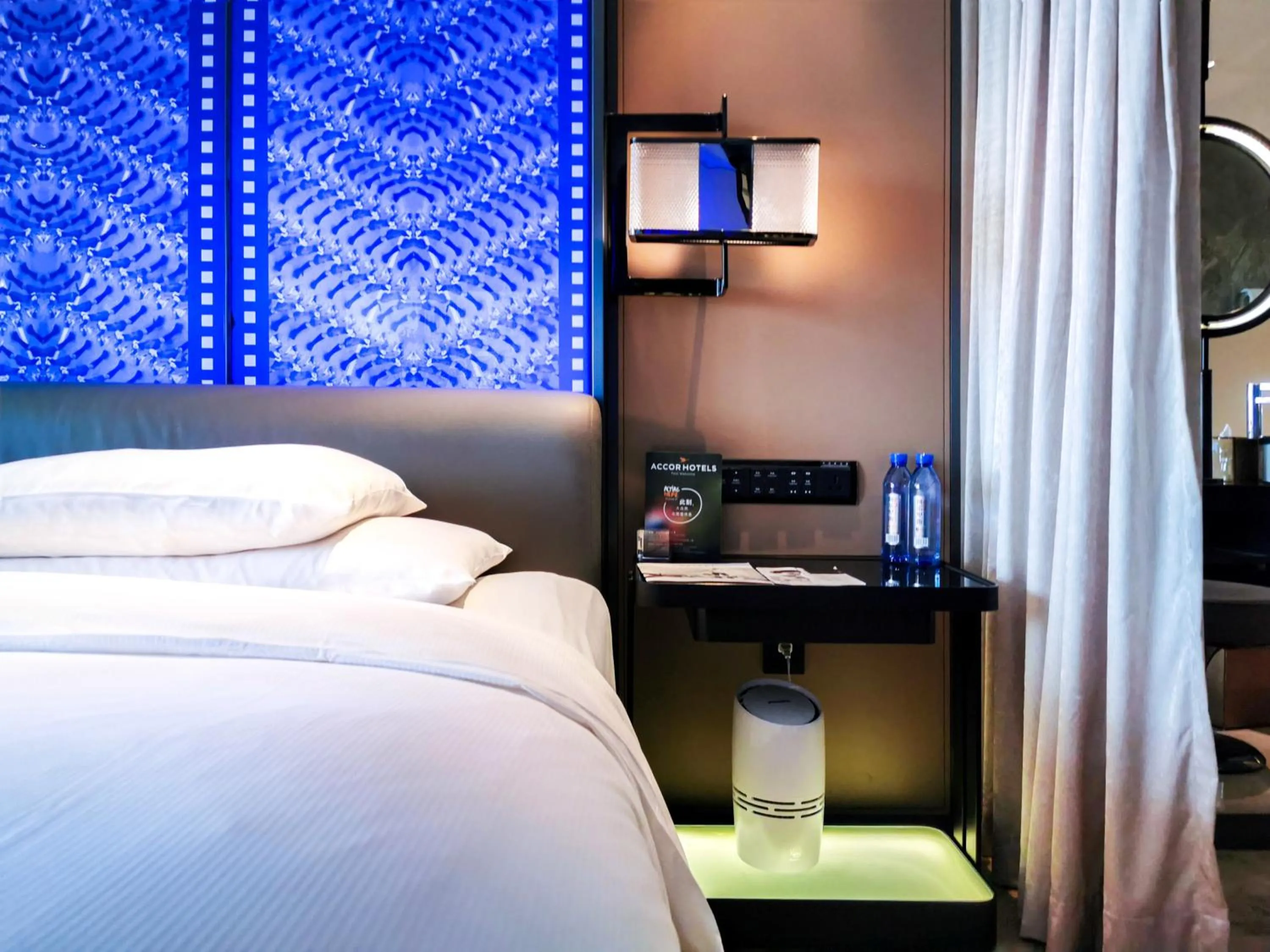 room service, Bed in Sofitel Beijing Central