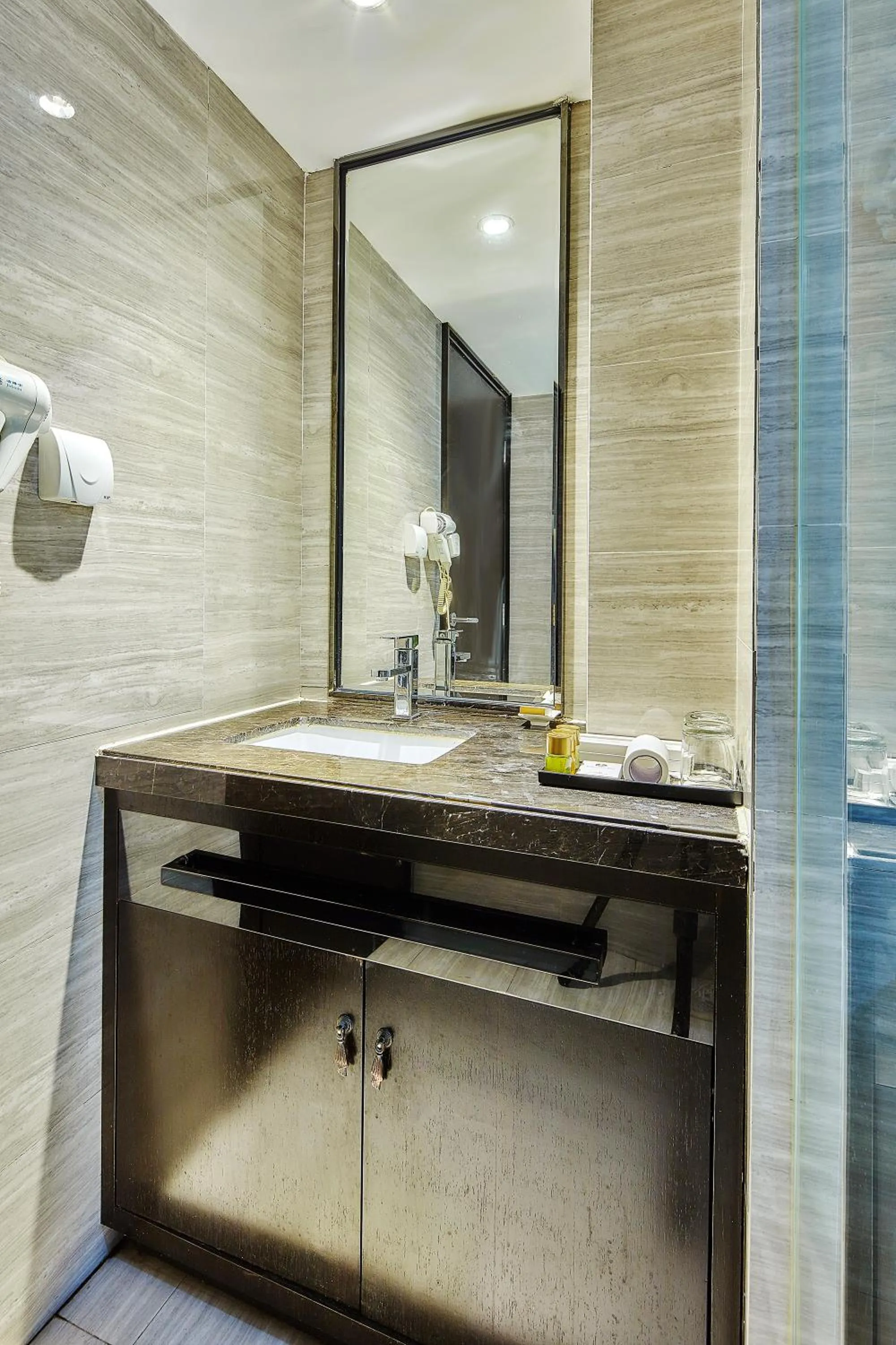 Bathroom in Insail Hotels -Huanshi Road Taojin Metro Station Guangzhou- Free shuttle bus for Canton Fair