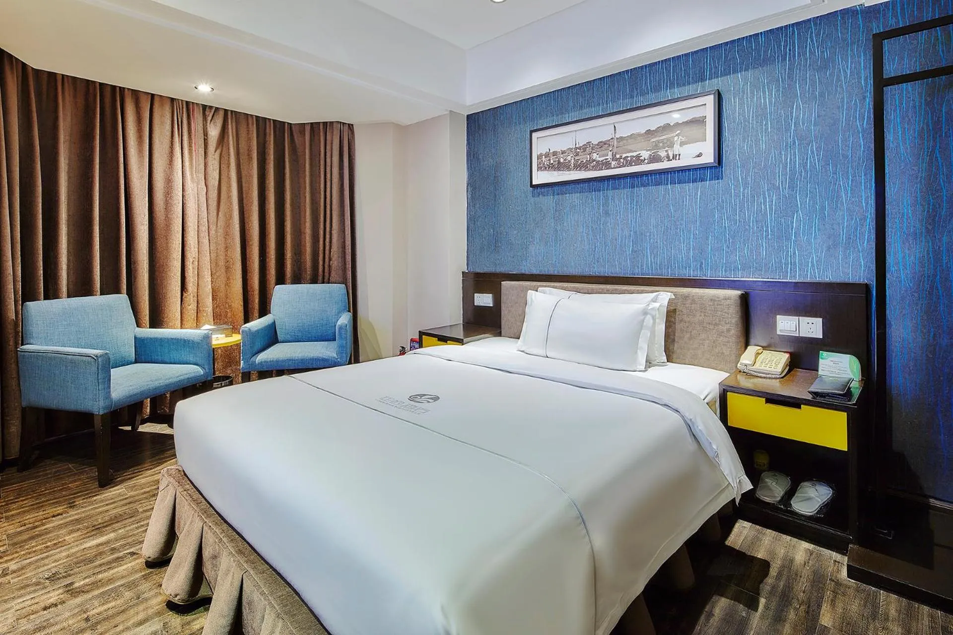 Bed in Insail Hotels -Huanshi Road Taojin Metro Station Guangzhou- Free shuttle bus for Canton Fair