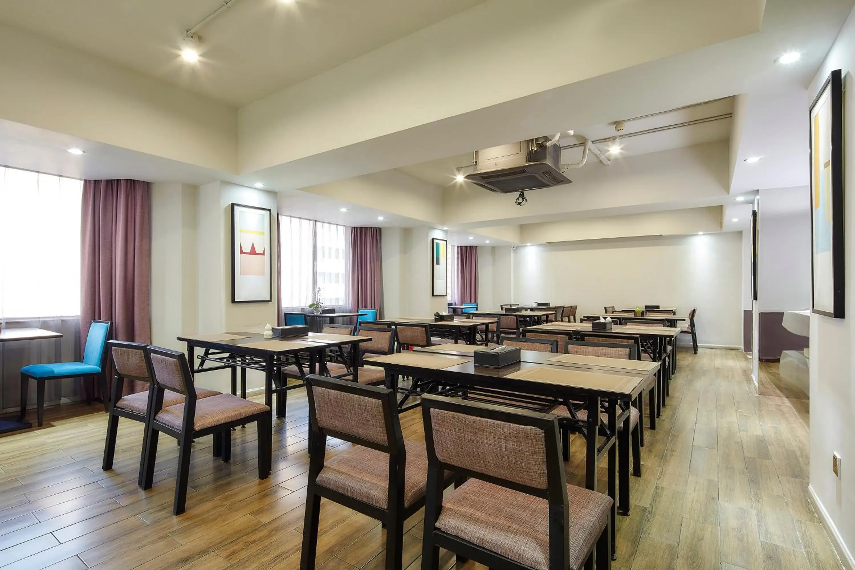 Restaurant/places to eat in Insail Hotels -Huanshi Road Taojin Metro Station Guangzhou- Free shuttle bus for Canton Fair Restaurant/places to eat in Insail Hotels -Huanshi Road Taojin Metro Station Guangzhou- Free shuttle bus for Canton Fair