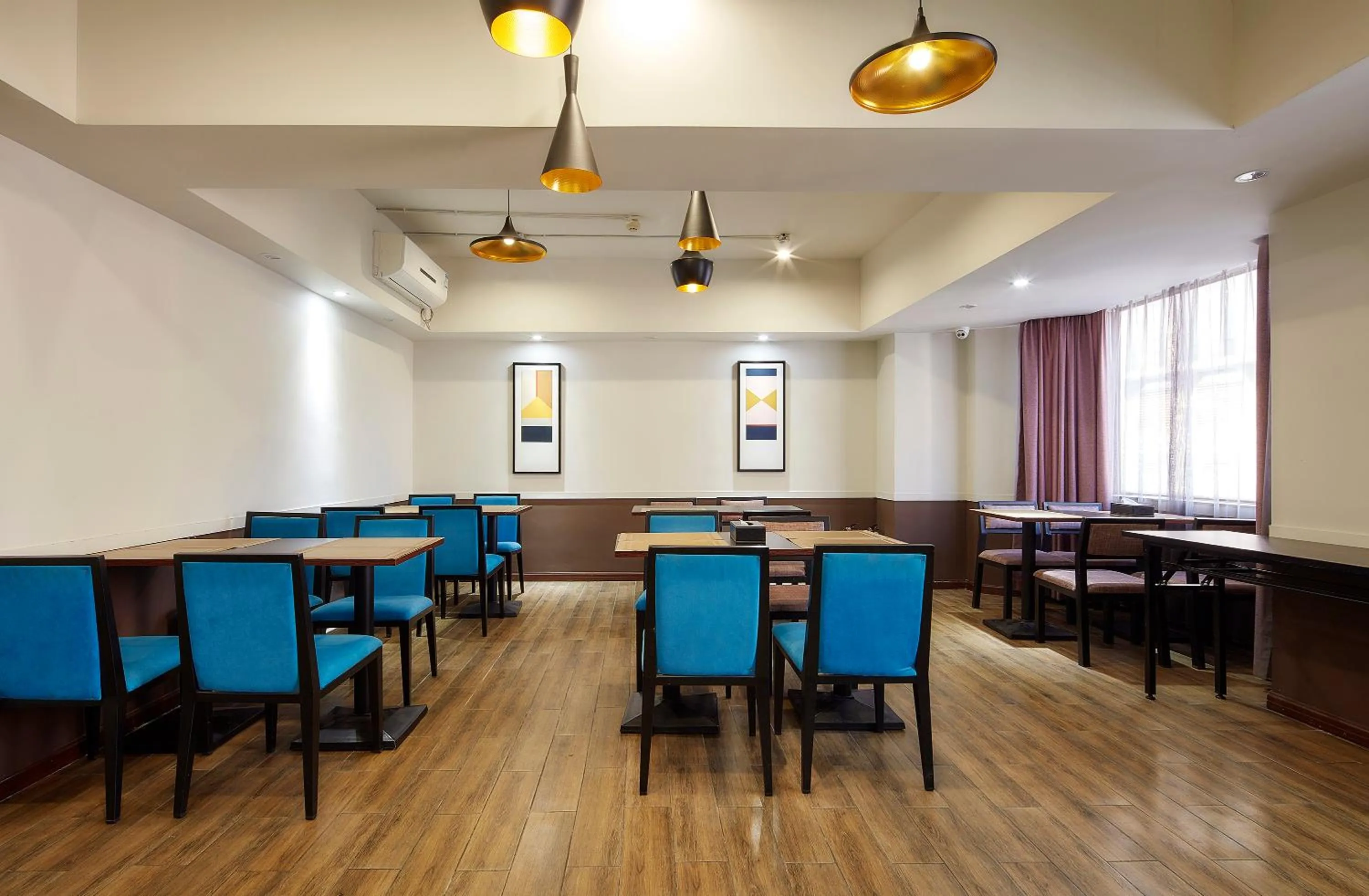 Restaurant/places to eat in Insail Hotels -Huanshi Road Taojin Metro Station Guangzhou- Free shuttle bus for Canton Fair