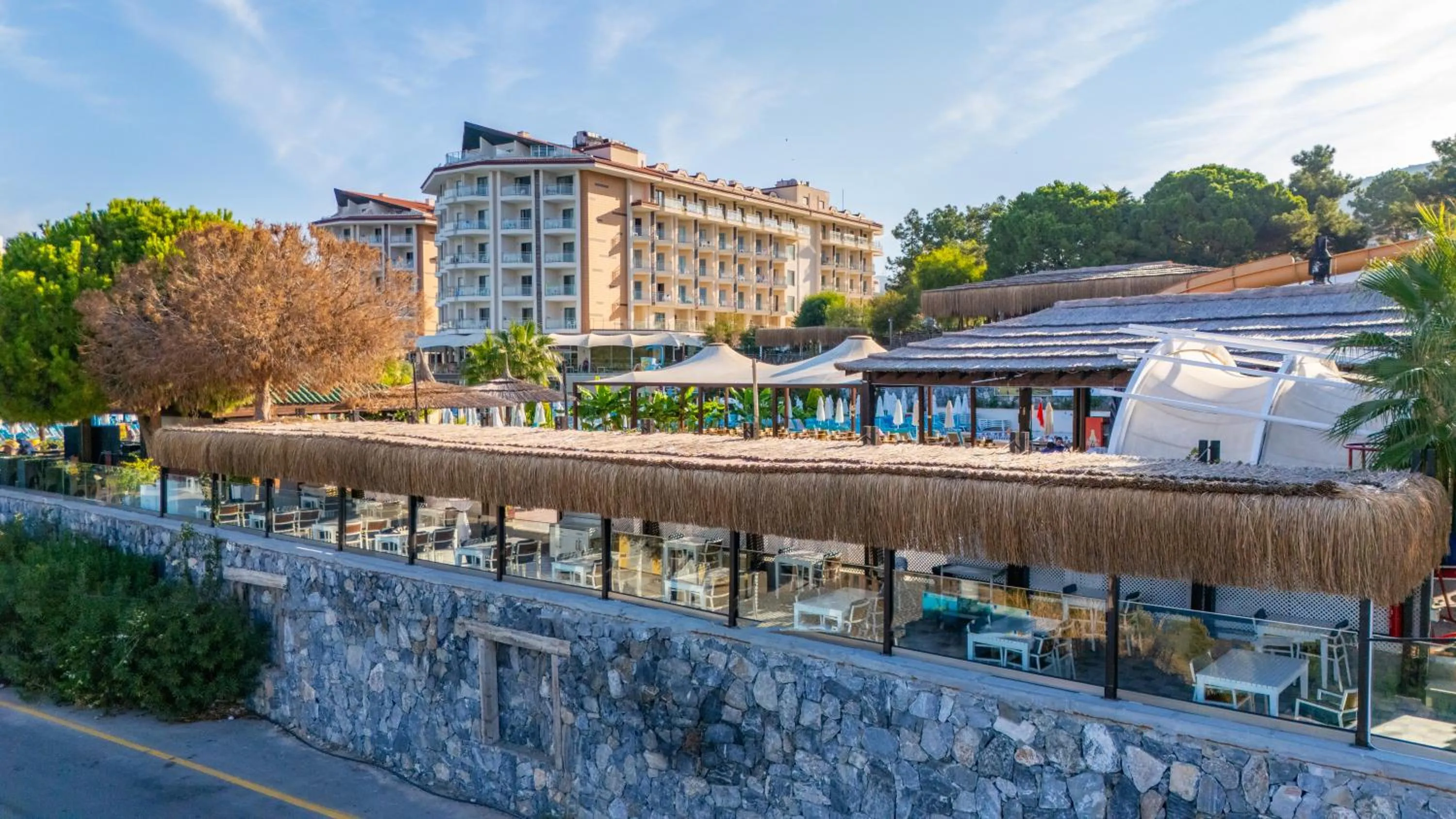 Restaurant/places to eat in Ramada Resort Kusadasi & Golf