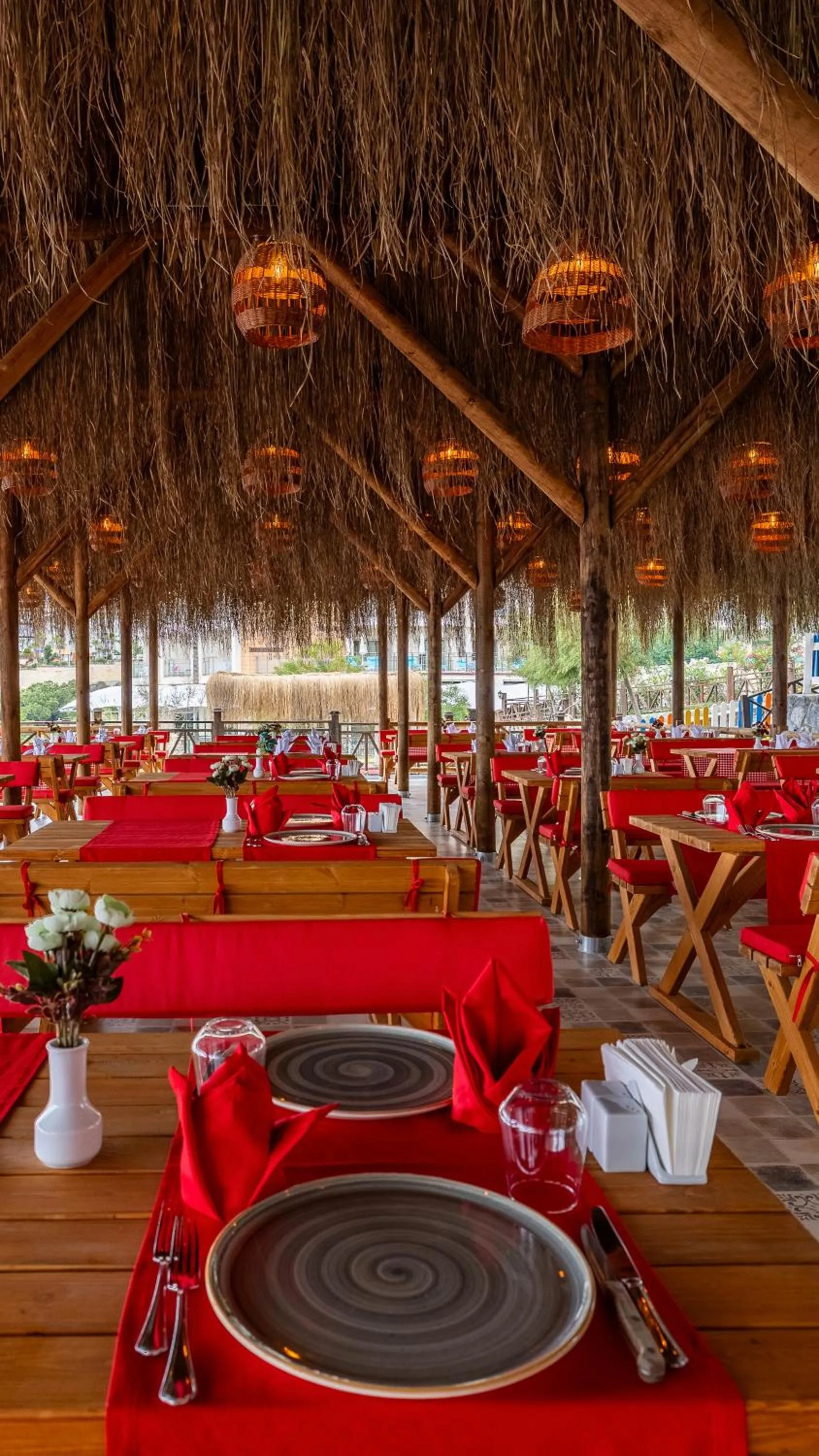 Restaurant/places to eat in Ramada Resort Kusadasi & Golf