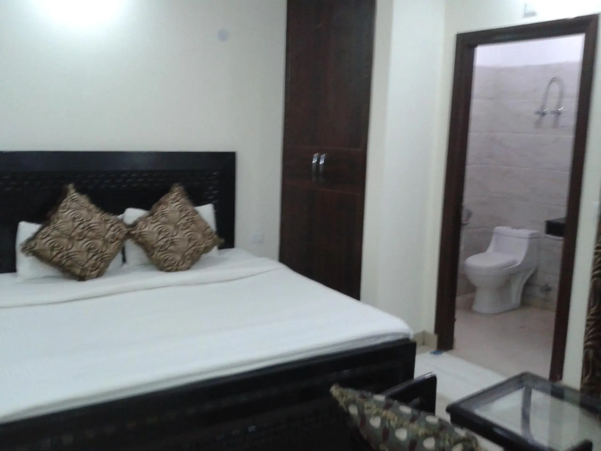 Bedroom, Bed in Hotel Kundan Palace