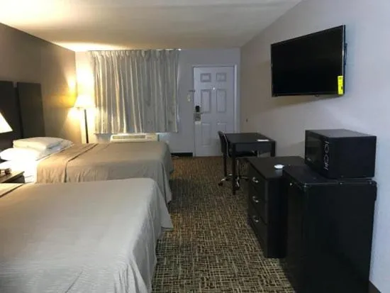 Bed in America's Best Value Inn