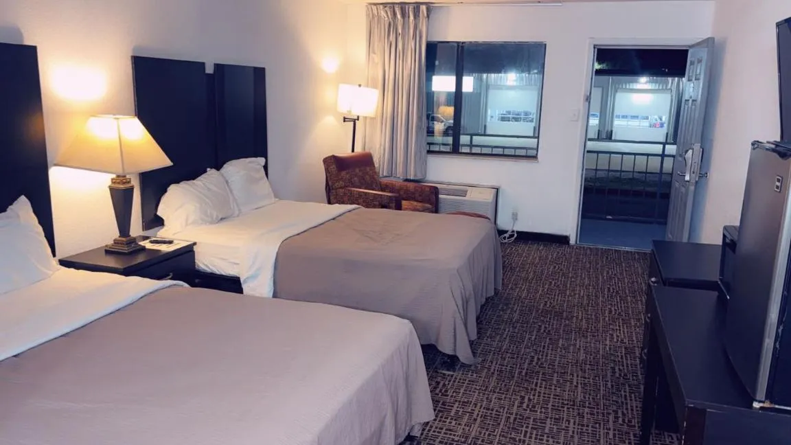 Bed in America's Best Value Inn