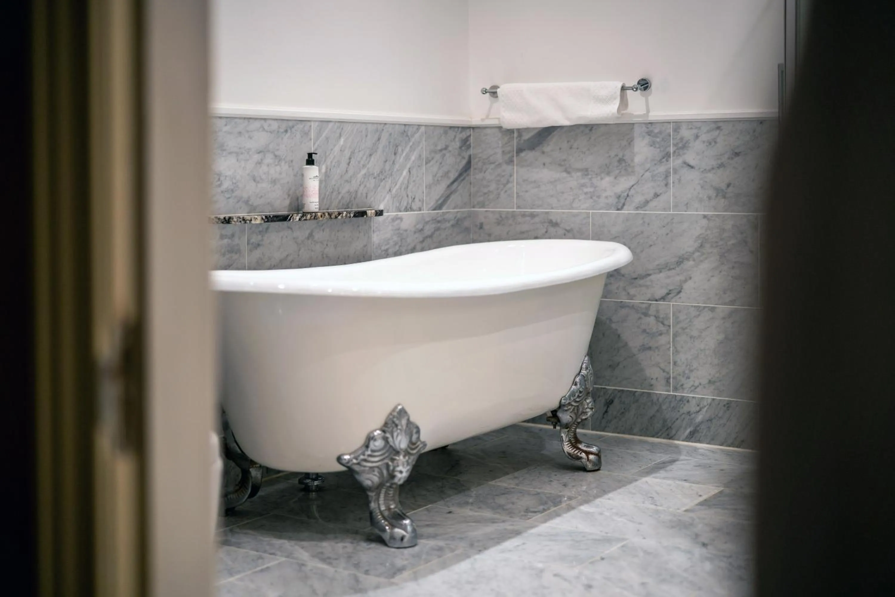 Bath in Lucknam Park, Emblems Collection