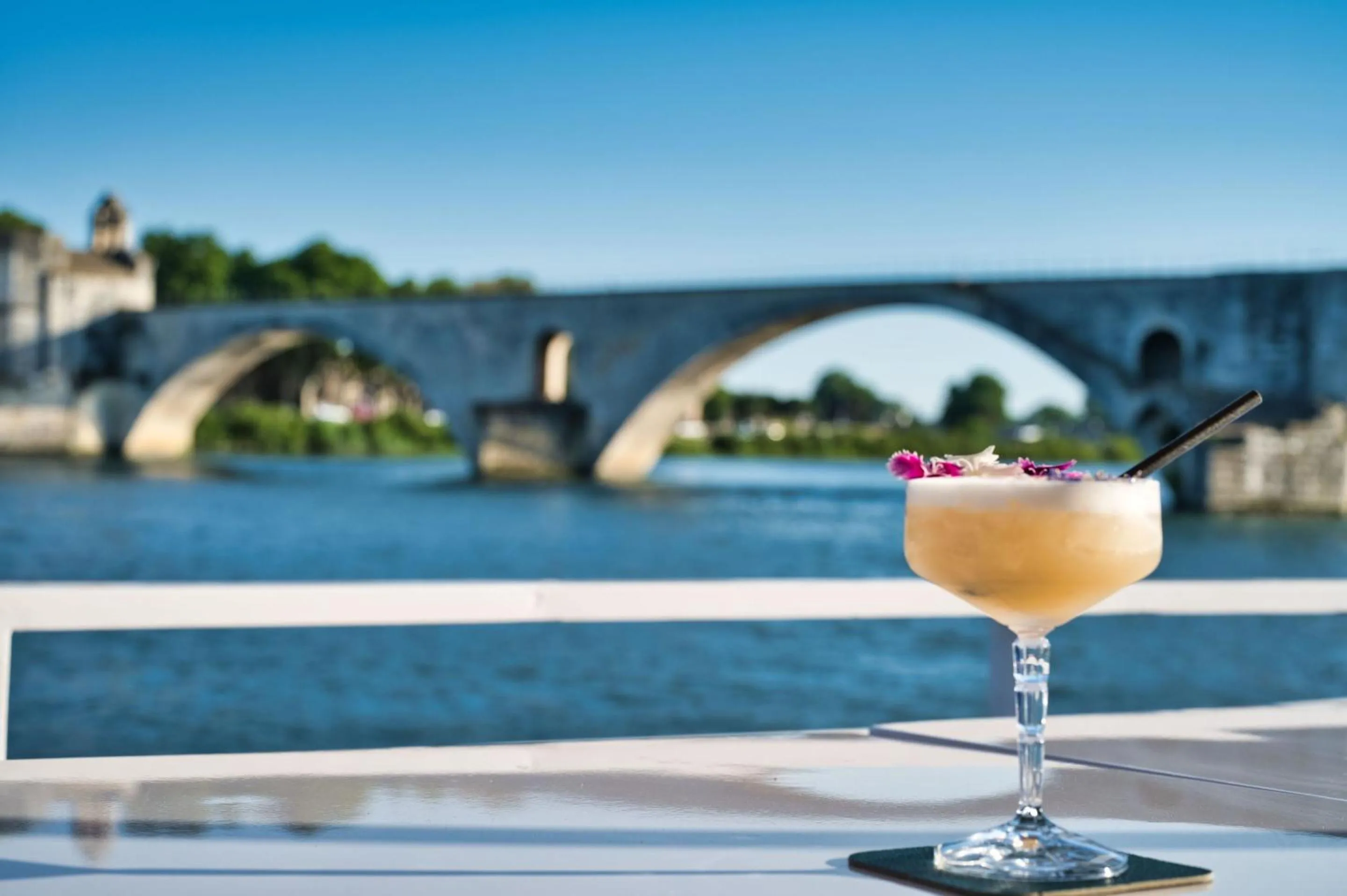 Neighbourhood in Bateau Hotel à quai Le Chardonnay