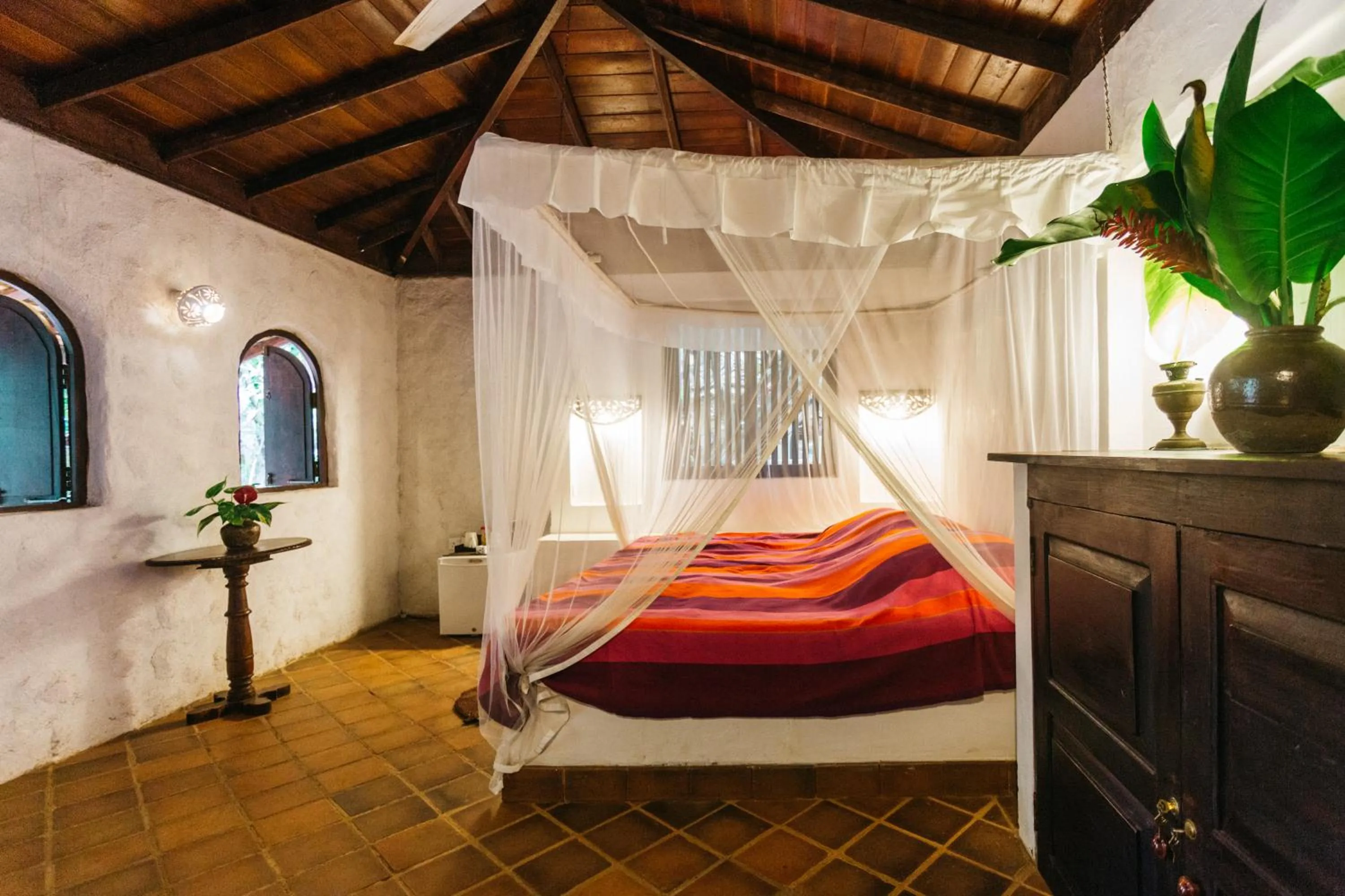 Photo of the whole room, Bed in Secret Garden Villa - Unawatuna