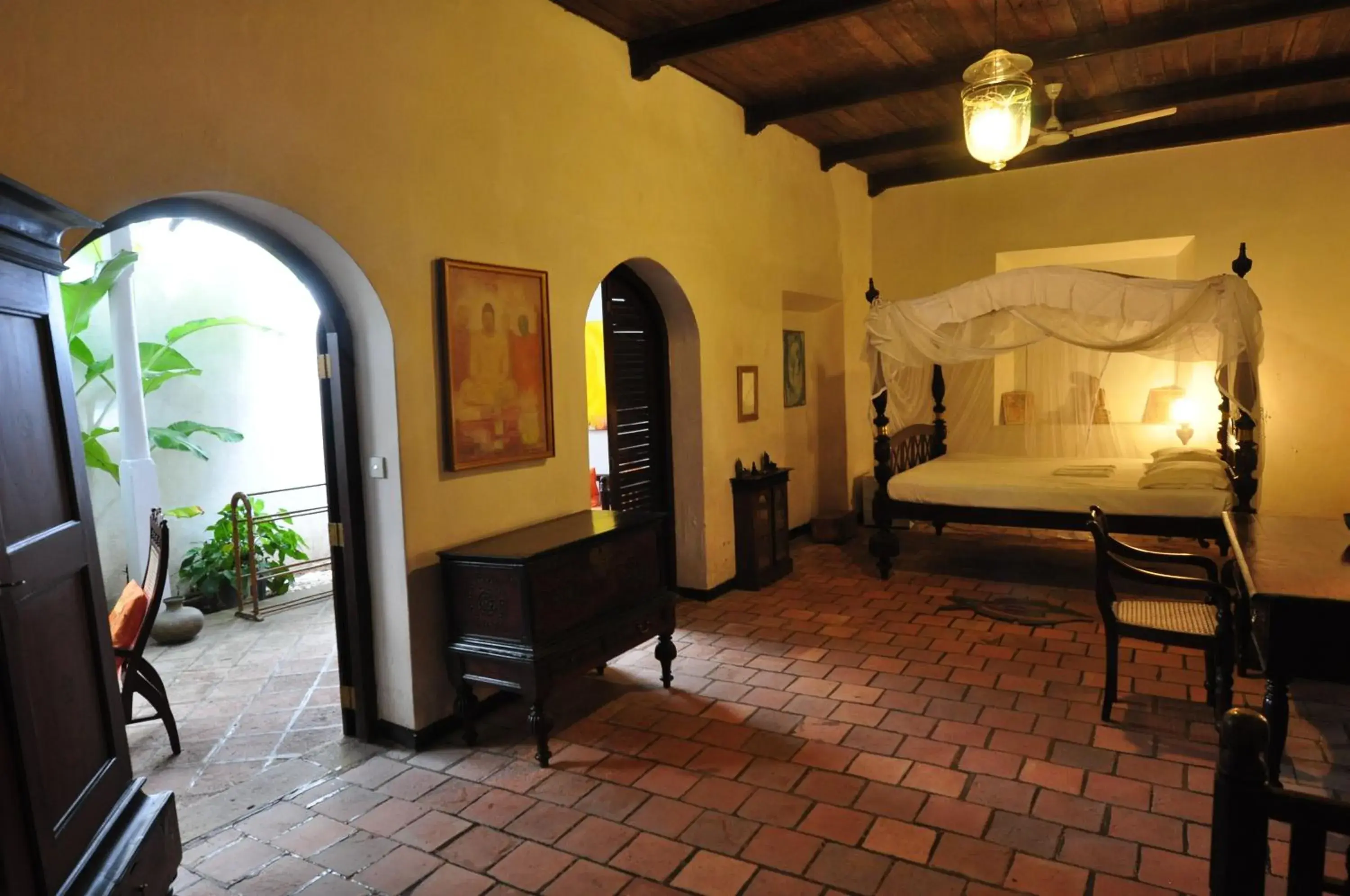 Photo of the whole room, Bed in Secret Garden Villa - Unawatuna Photo of the whole room, Bed in Secret Garden Villa - Unawatuna