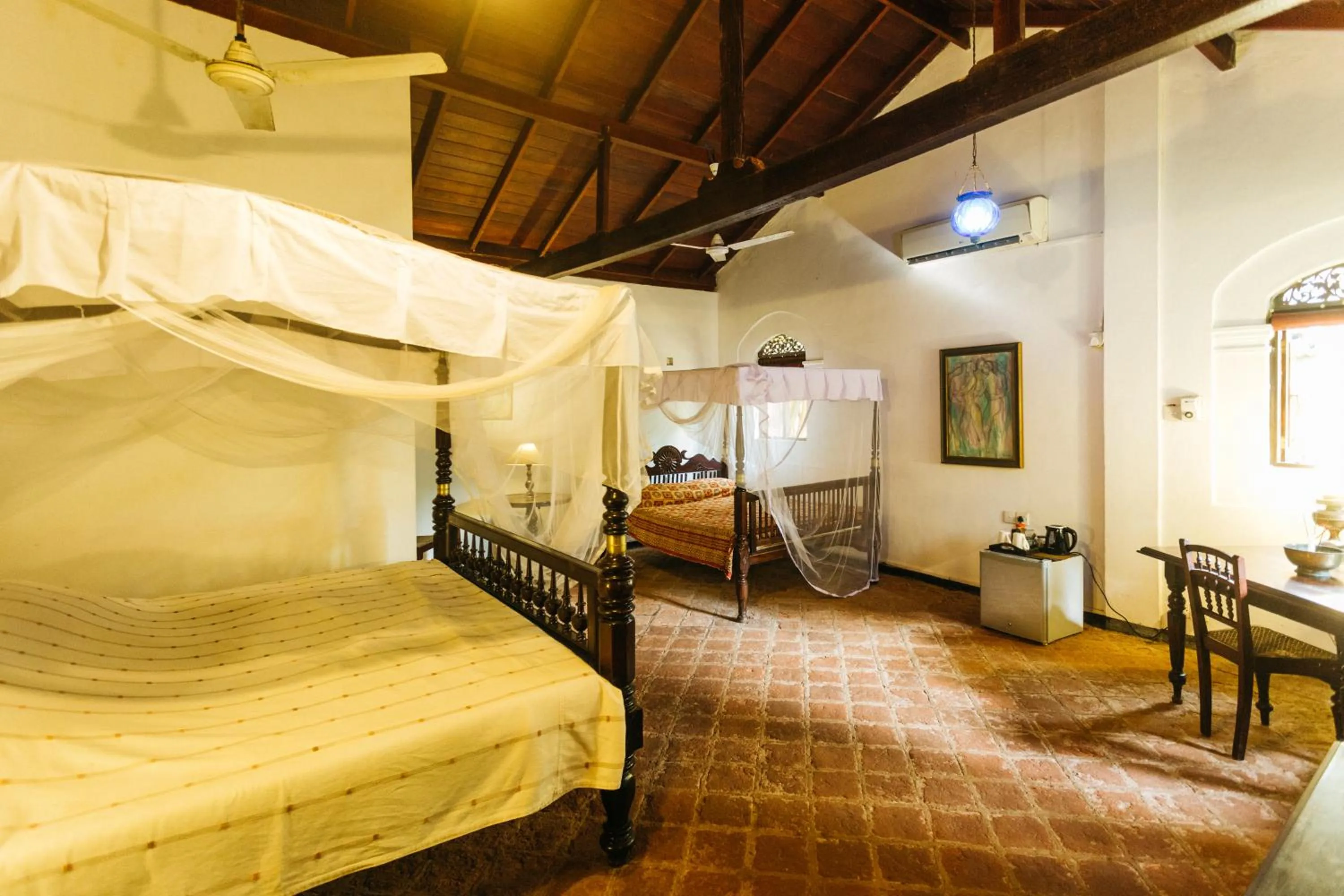 Photo of the whole room, Bed in Secret Garden Villa - Unawatuna