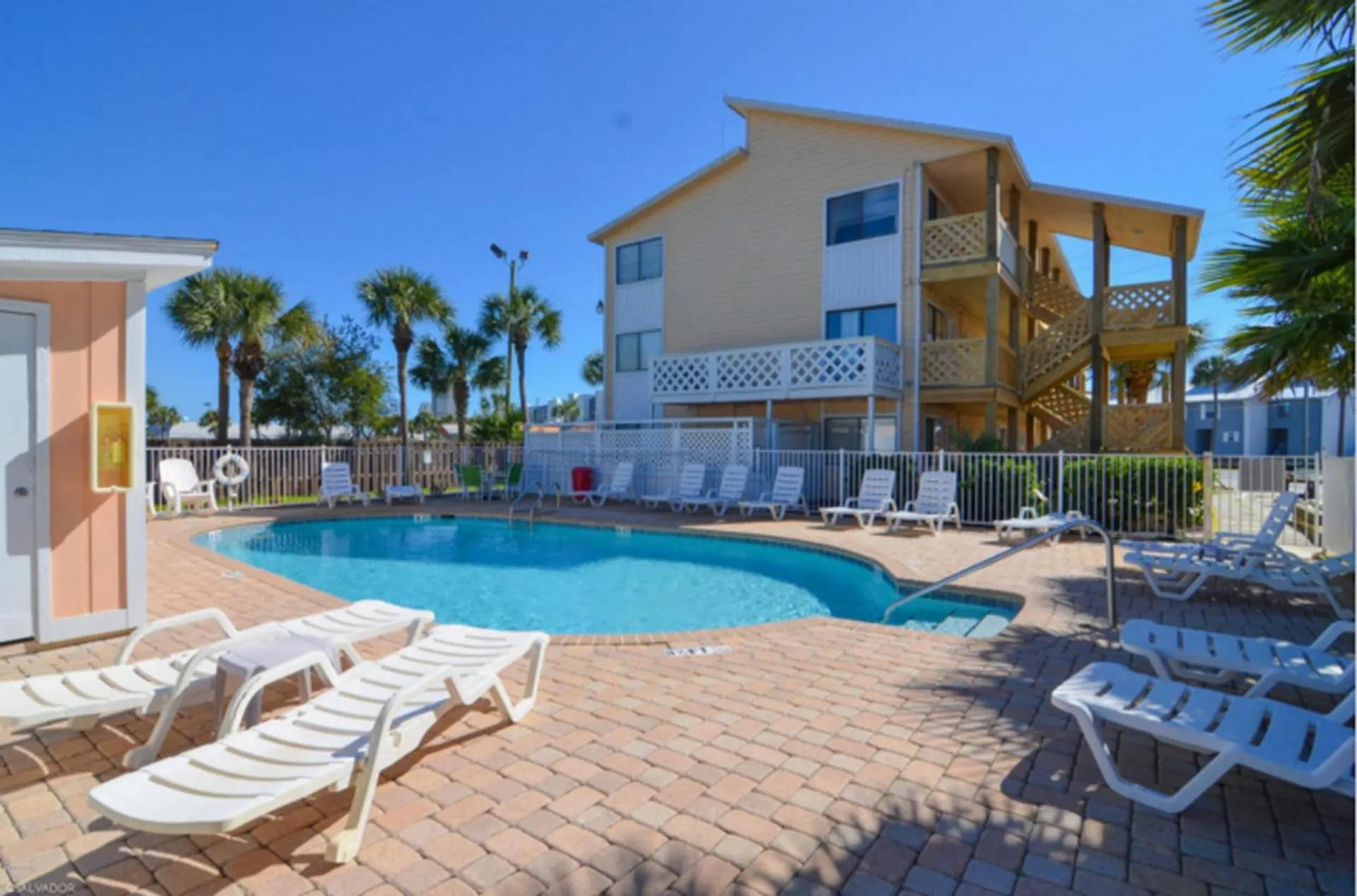 Beach Place Seconds to Beach 23