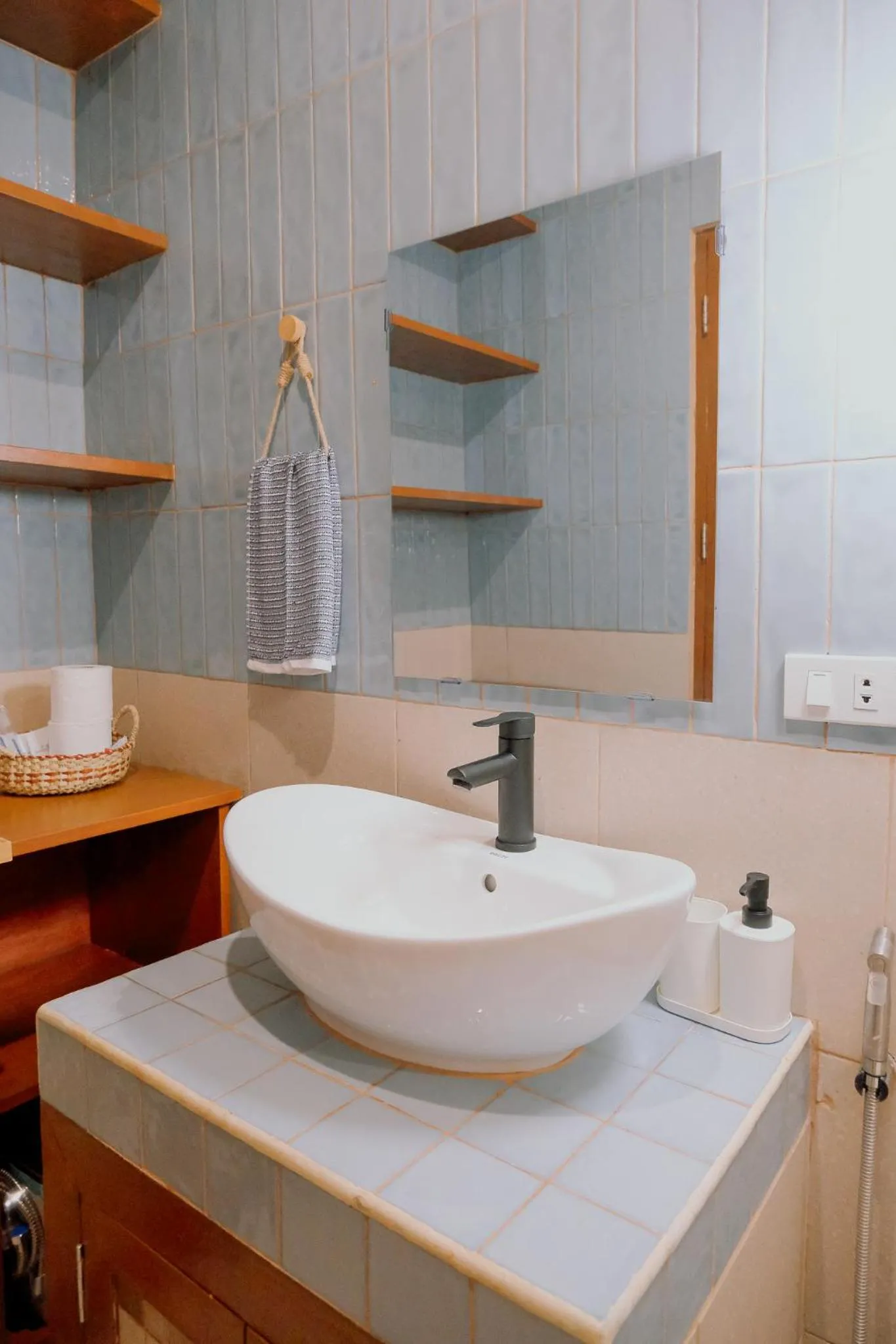 Katig Beachfront Boutique Hotel