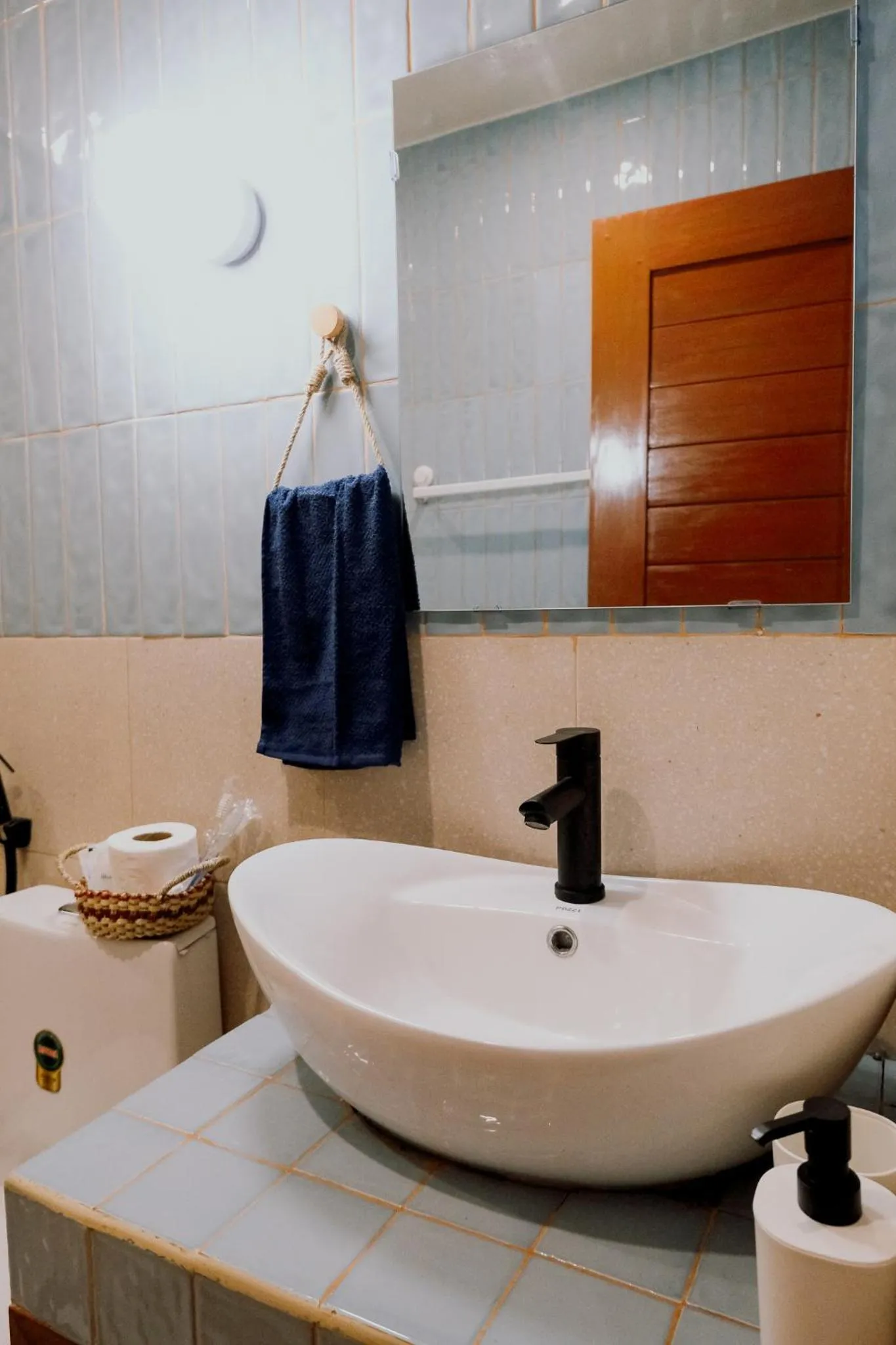 Katig Beachfront Boutique Hotel