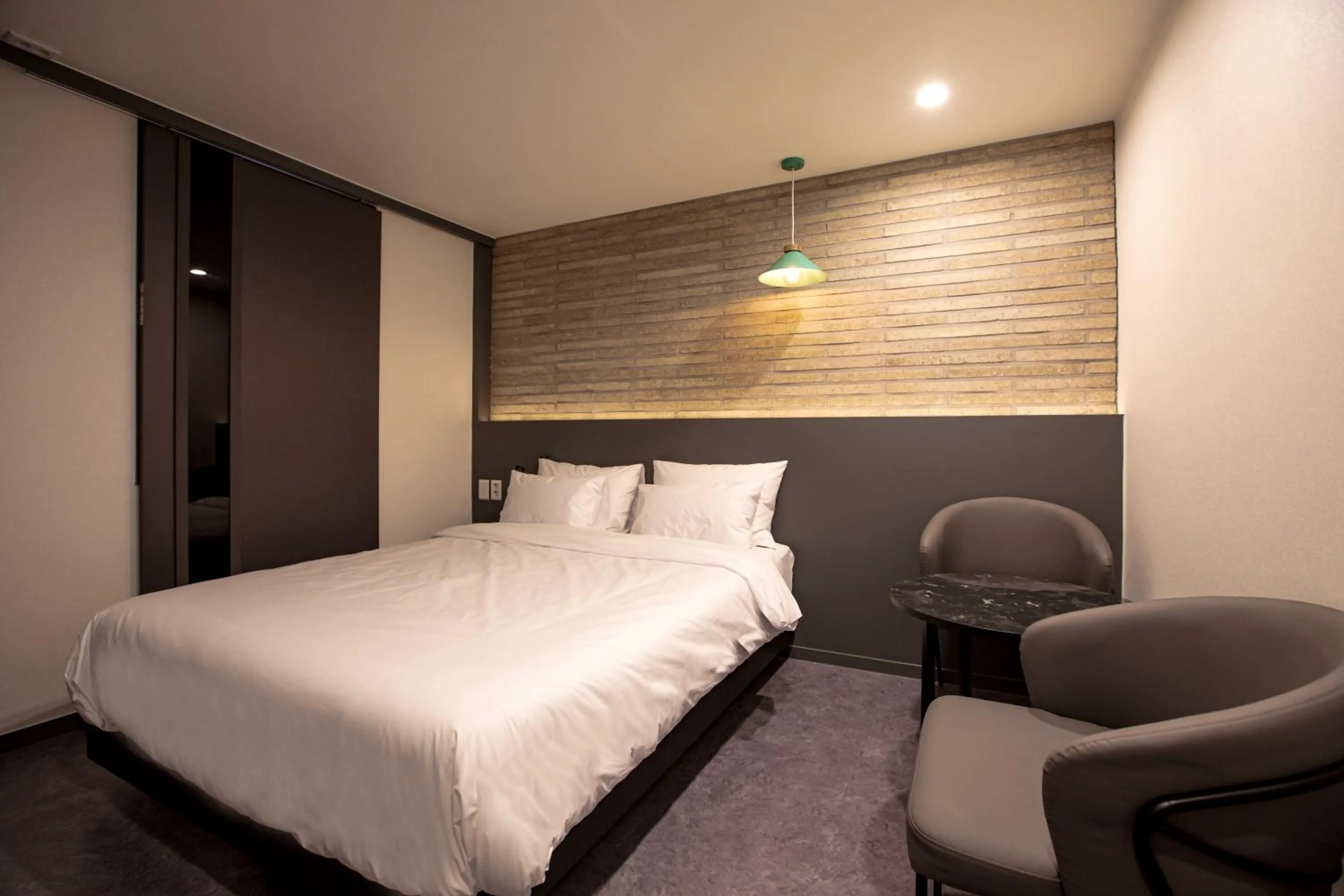 Bedroom, Bed in Luce Hotel