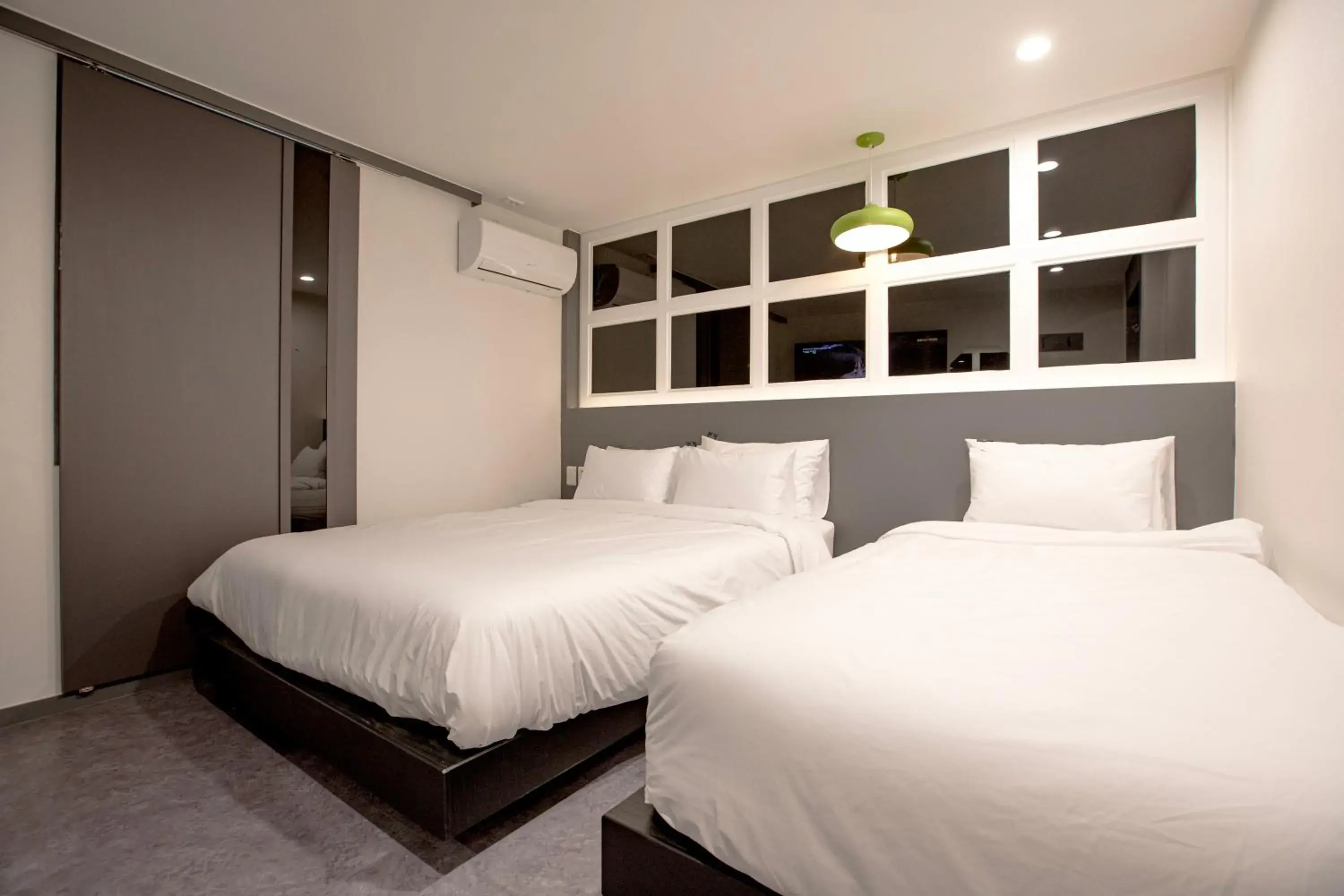 Bed in Luce Hotel Bed in Luce Hotel