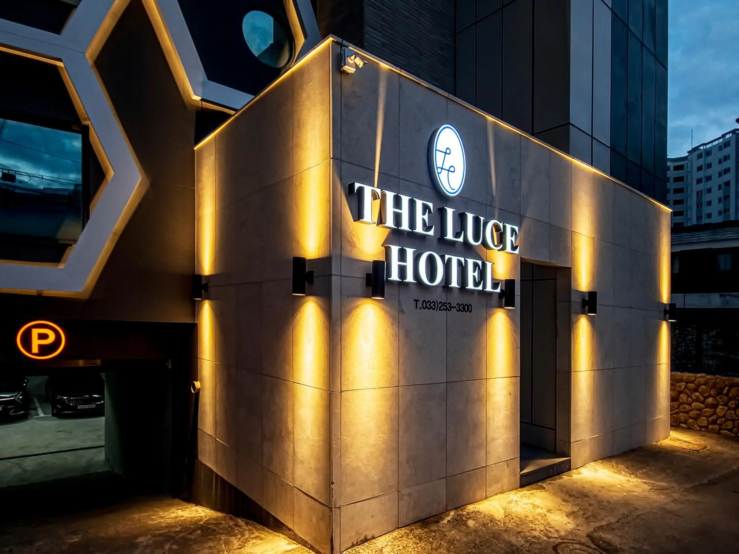 Facade/entrance in Luce Hotel