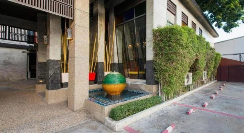 Pak Ping Ing Tang Boutique Hotel