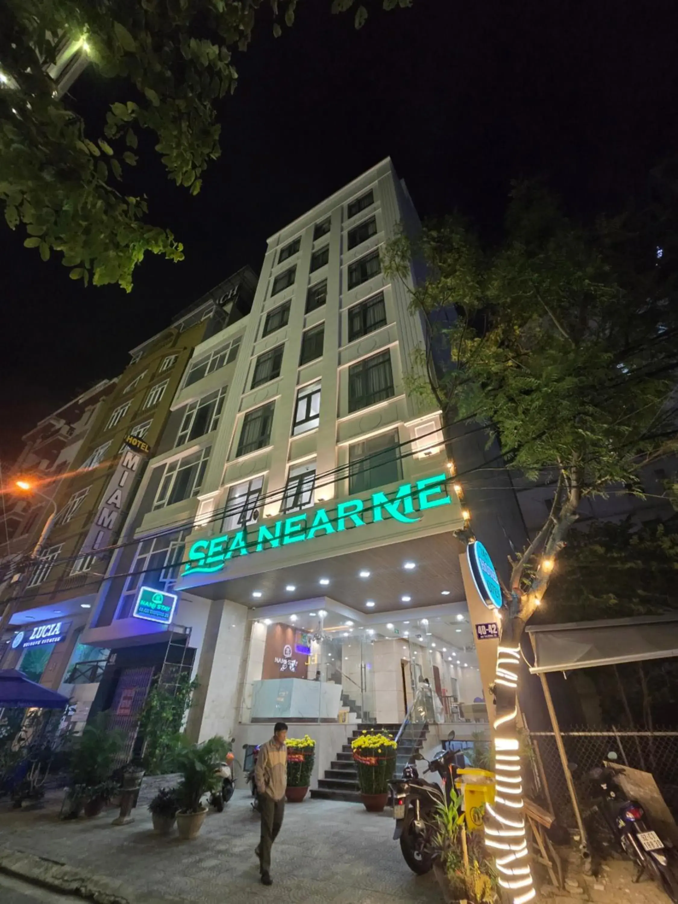 Property building in Sea Near Me Hotel Danang Property building in Sea Near Me Hotel Danang