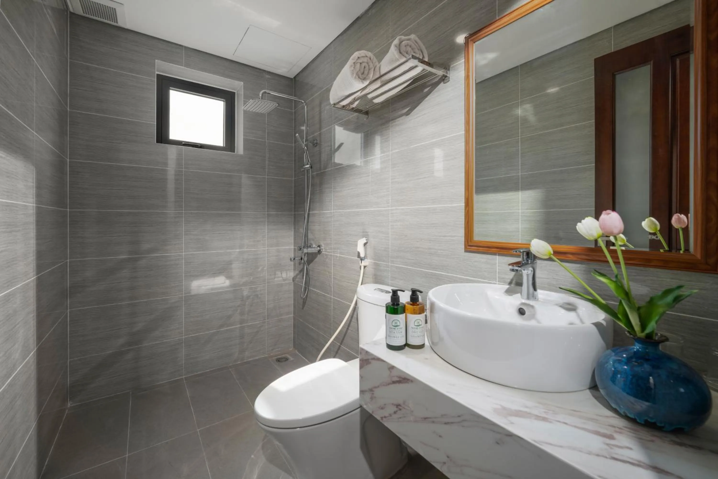 Bathroom in Sea Near Me Hotel Danang