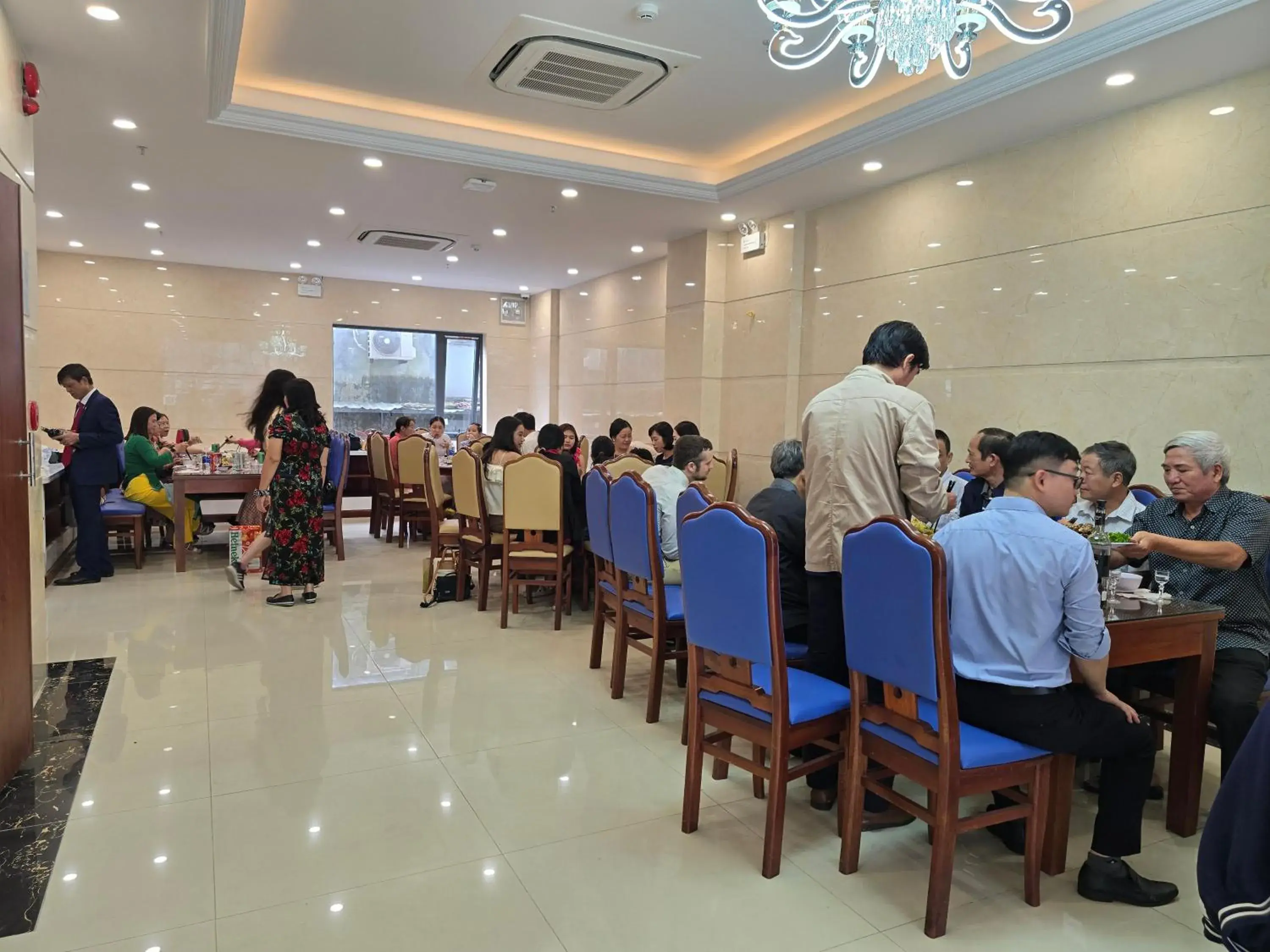 Restaurant/places to eat in Sea Near Me Hotel Danang Restaurant/places to eat in Sea Near Me Hotel Danang